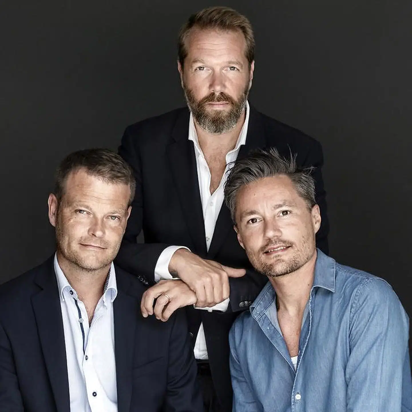 Jacob Weinreich (tv.), Anders Rønnow Klarlund (i midten) og Thomas Rydahl skriver under navnet Rydahl & Kazinski.