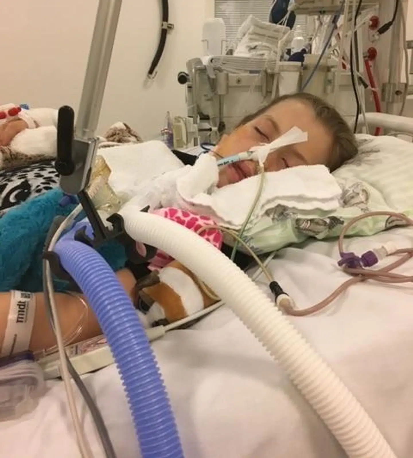 Malou på 12 år lider af svær astma, og hun er derfor dybt afhængig af sin medicin, men den har familien næsten ikke mere af tilbage.