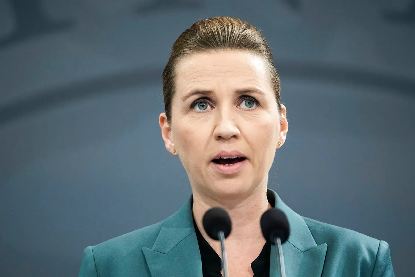 Statsminister Mette Frederiksen udtrykte forsigtigt optimisme på pressemøde om COVID-19 i Danmark, i Spejlsalen i Statsministeriet mandag den 30. marts 2020. Ifølge flere medier vil statsministeren mandag løfte sløret for, hvordan en kontrolleret genåbning af samfundet kan begynde. Det vækker glæde hos Dansk Erhverv. Det skriver Ritzau, søndag den 5. april 2020.. (Foto: Martin Sylvest/Ritzau Scanpix)