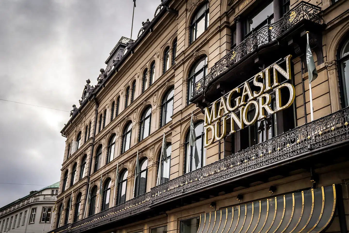 Magasin du Nord på Kongens Nytorv i København. Flere nyhedsmedier melder nu om, at den britiske kæde, som ejer Magasin i København, er truet af konkurs.