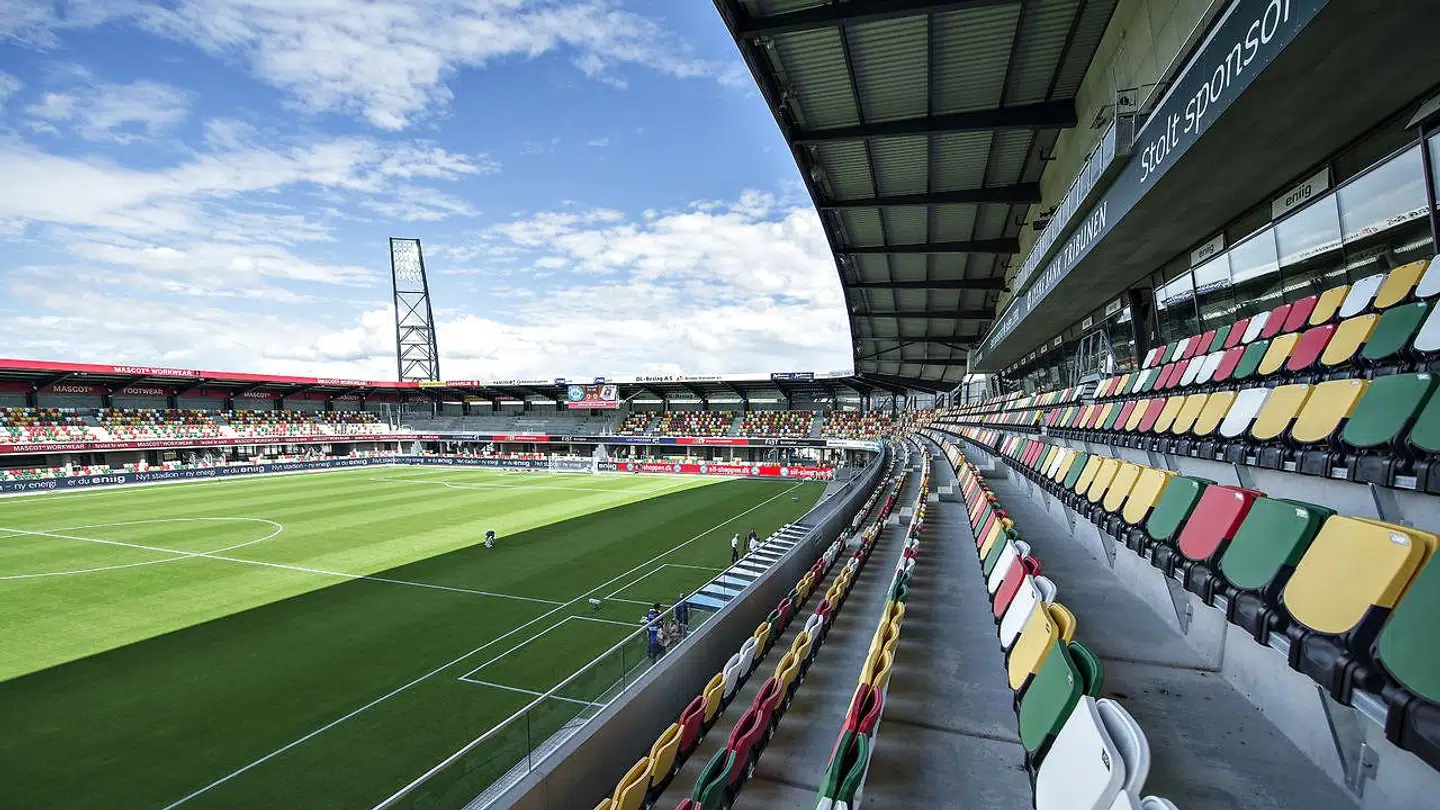 Tomme tribuner i Silkeborg.