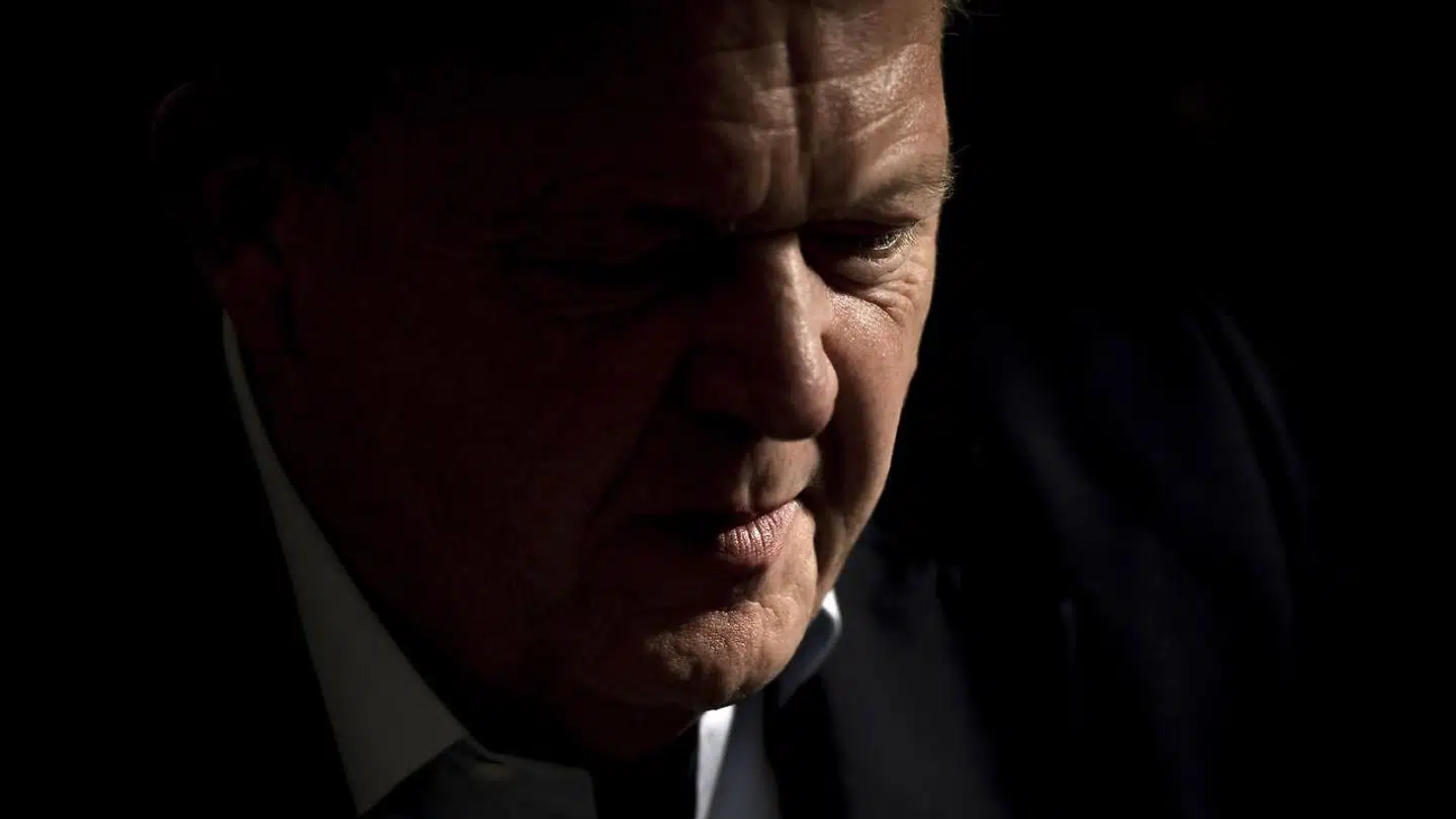 Tidligere Venstre-formand Lars Løkke Rasmussen er på vej med en afslørende bog. Mon hans efterfølger og resten af partiet glæder sig?