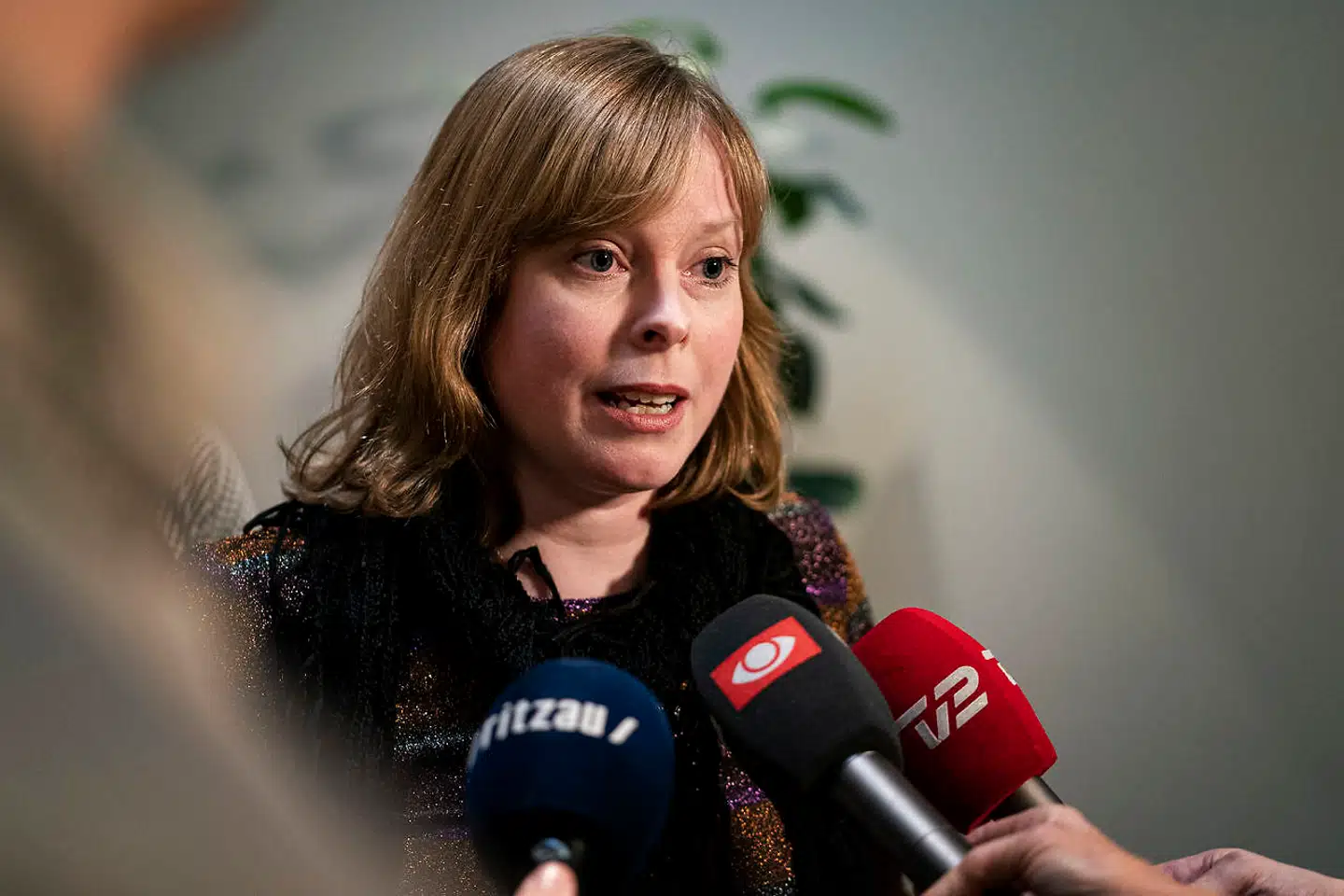 Kulturminister Joy Mogensen (S) er tidligere blevet kritiseret for mangel på synlighed, når det gjaldt ministerens forsøg på at skaffe hjælp til det hårdt prøvede danske kulturliv.