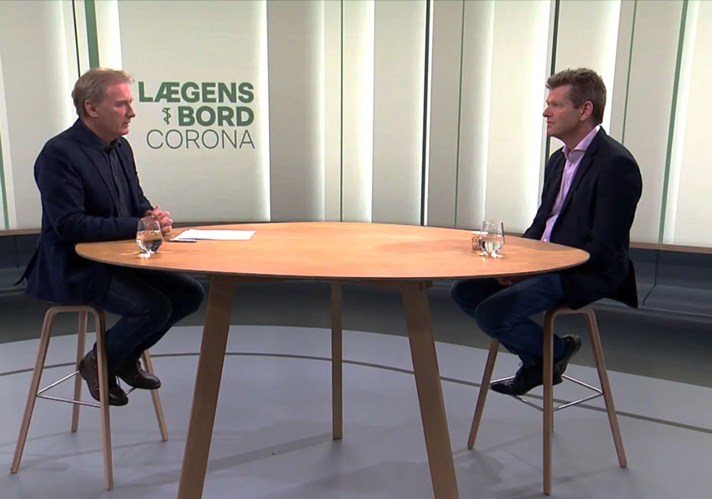 Peter Qvortrup Geisling med direktør for Sundhedsstyrelsen, Søren Brostrøm, i 'Lægens bord'.
