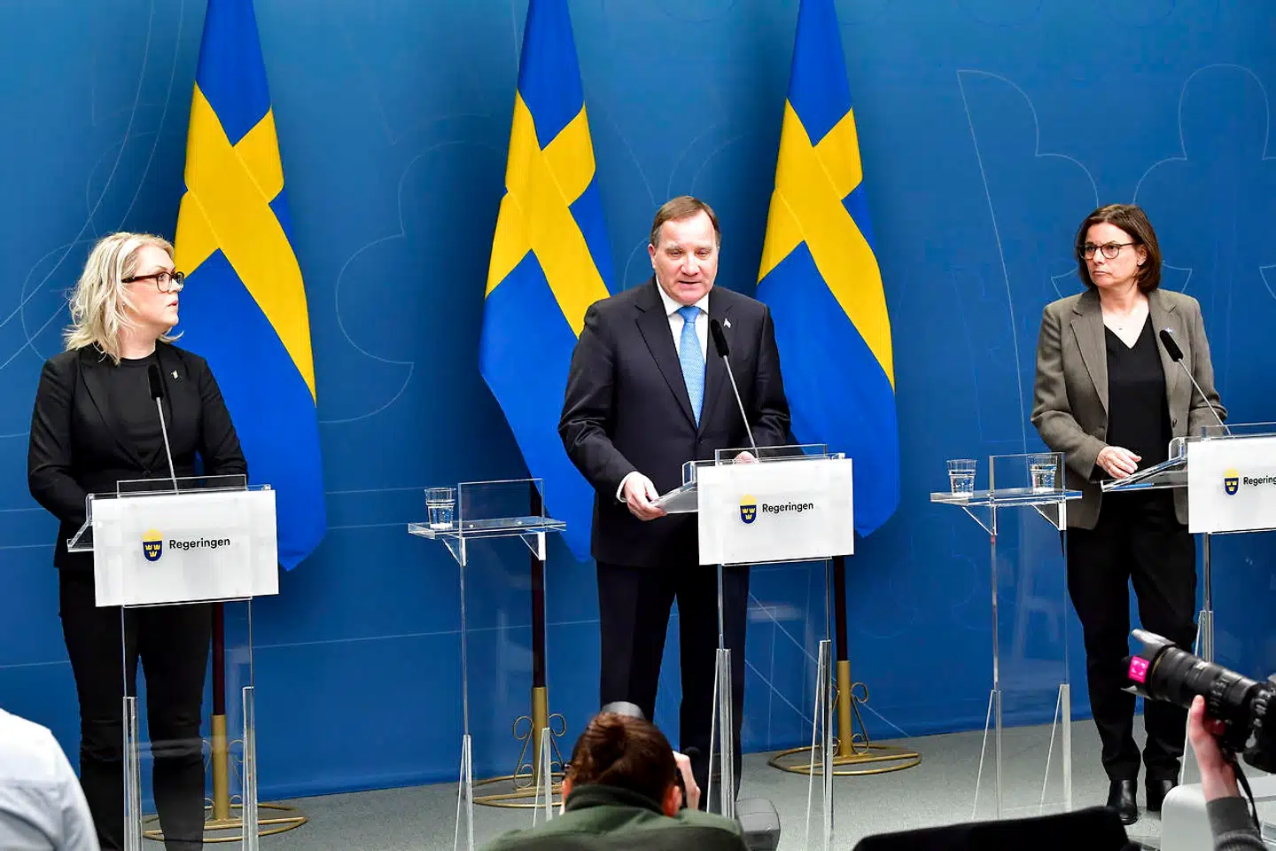 Arkivfoto. Sveriges socialminister, Lena Hallengreb, statsminister Stefan Löfven og vicestatsminister Isabella Lövin.