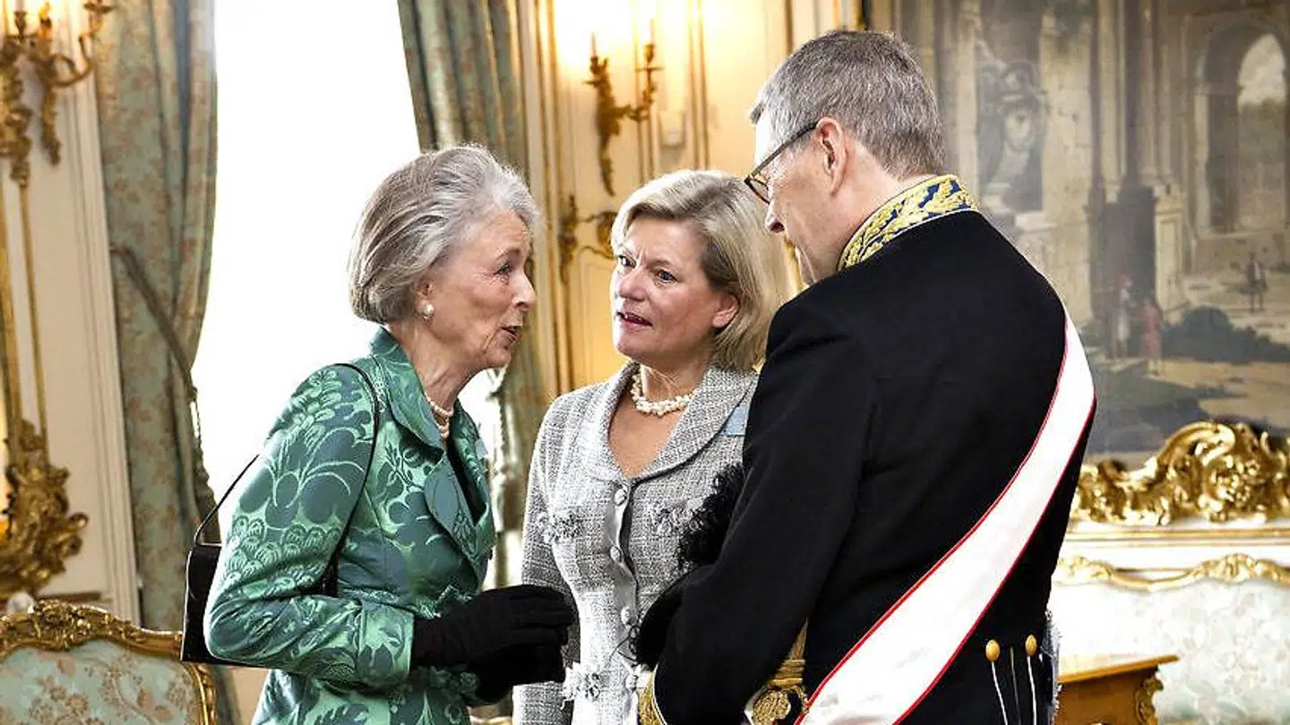 Camilla Castenskiold (tv) er ikke længere hofdame, men har fået titlen kammerdame. Derfor er hun blandt andet med ved ambassadørmodtagelser.