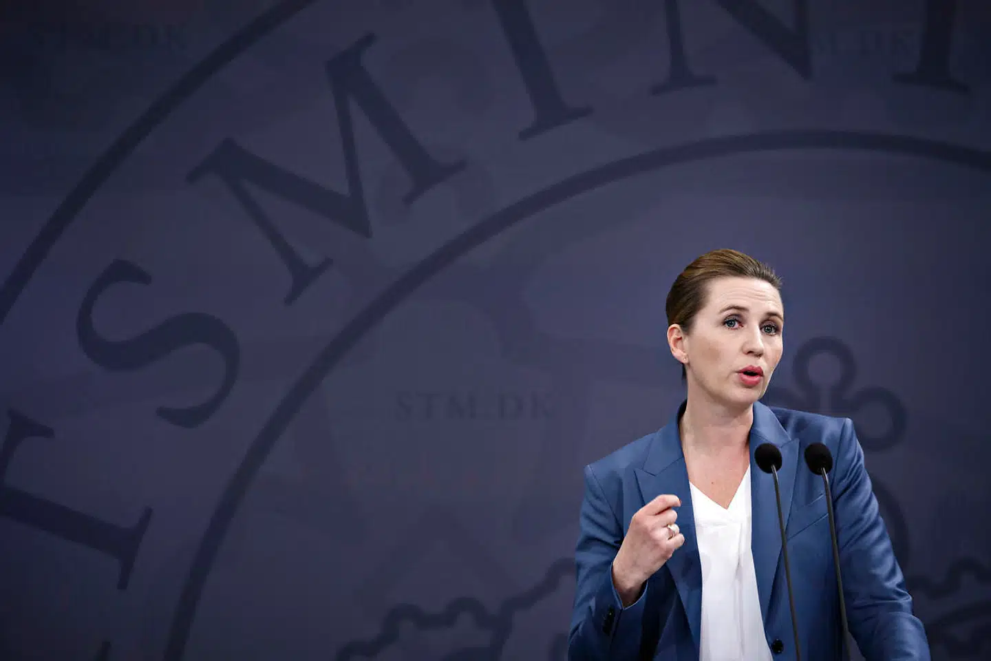 Statsminister Mette Frederiksen (S) bebudede tirsdag, at Folketinget skal være med til at forme genåbningen af Danmark. Der er dog brug for yderligere muligheder for at kontrollere regeringens magtudøvelse, mener en samlet opposition.