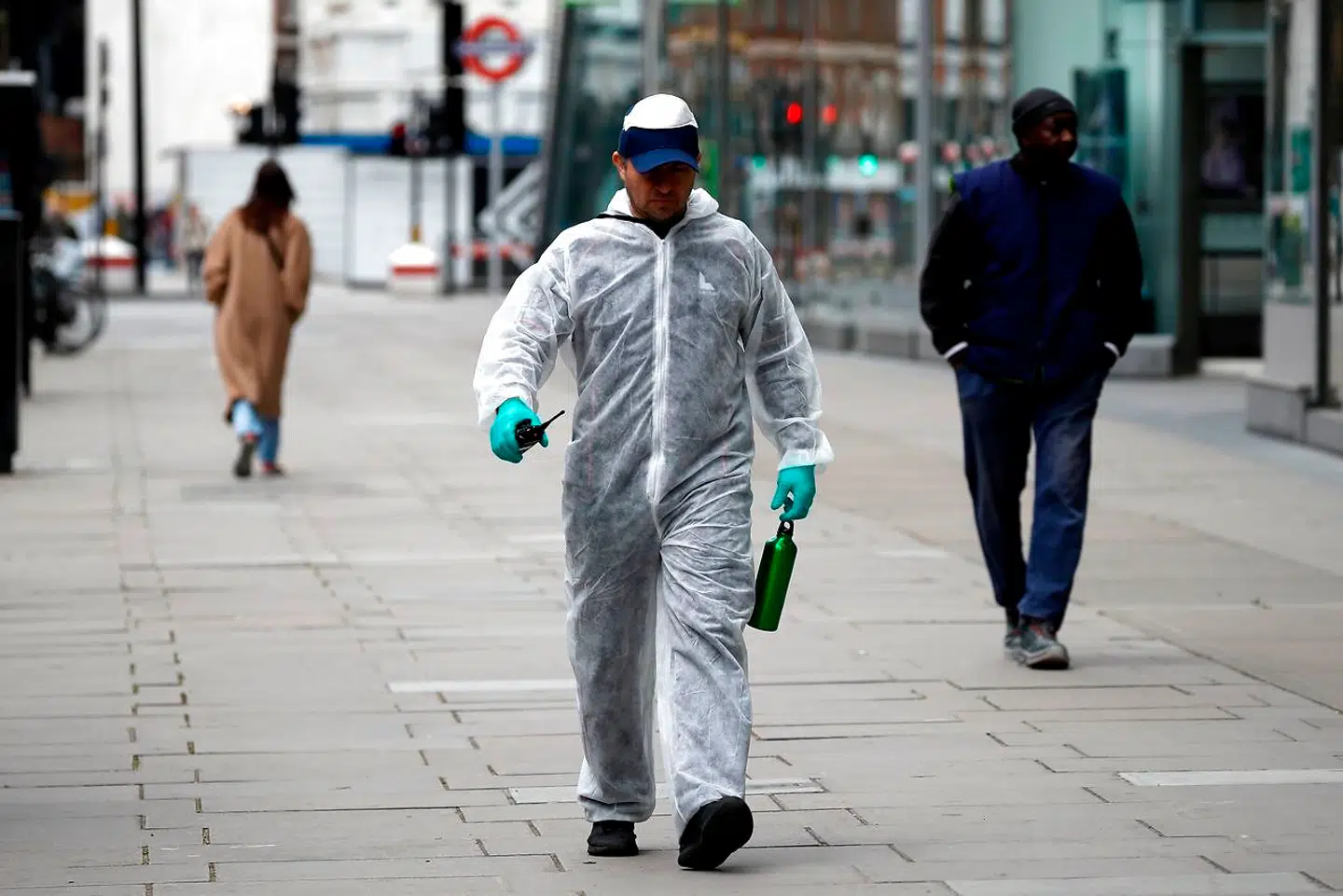 Storbritannien og London er hårdt ramt af virusudbruddet. Det normale mylder i den britiske hovedstad er afløst af næsten øde gader.