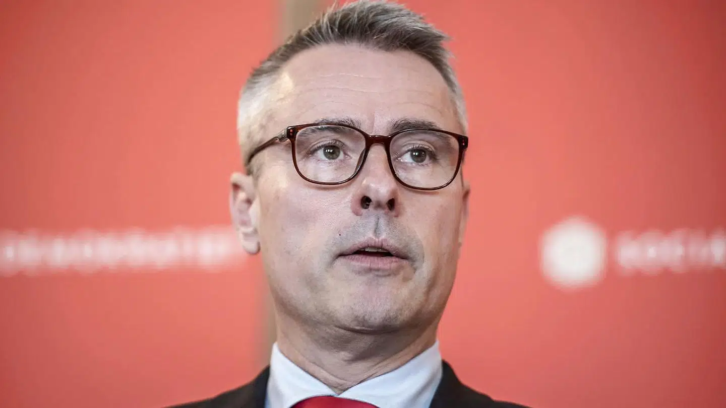 Tidligere næstformand for Socialdemokratiet og erhvervsminister Henrik Sass Larsen. I september sidste år blev han direktør for DVCA, brancheforening for venture- og kapitalfonde samt business angels.