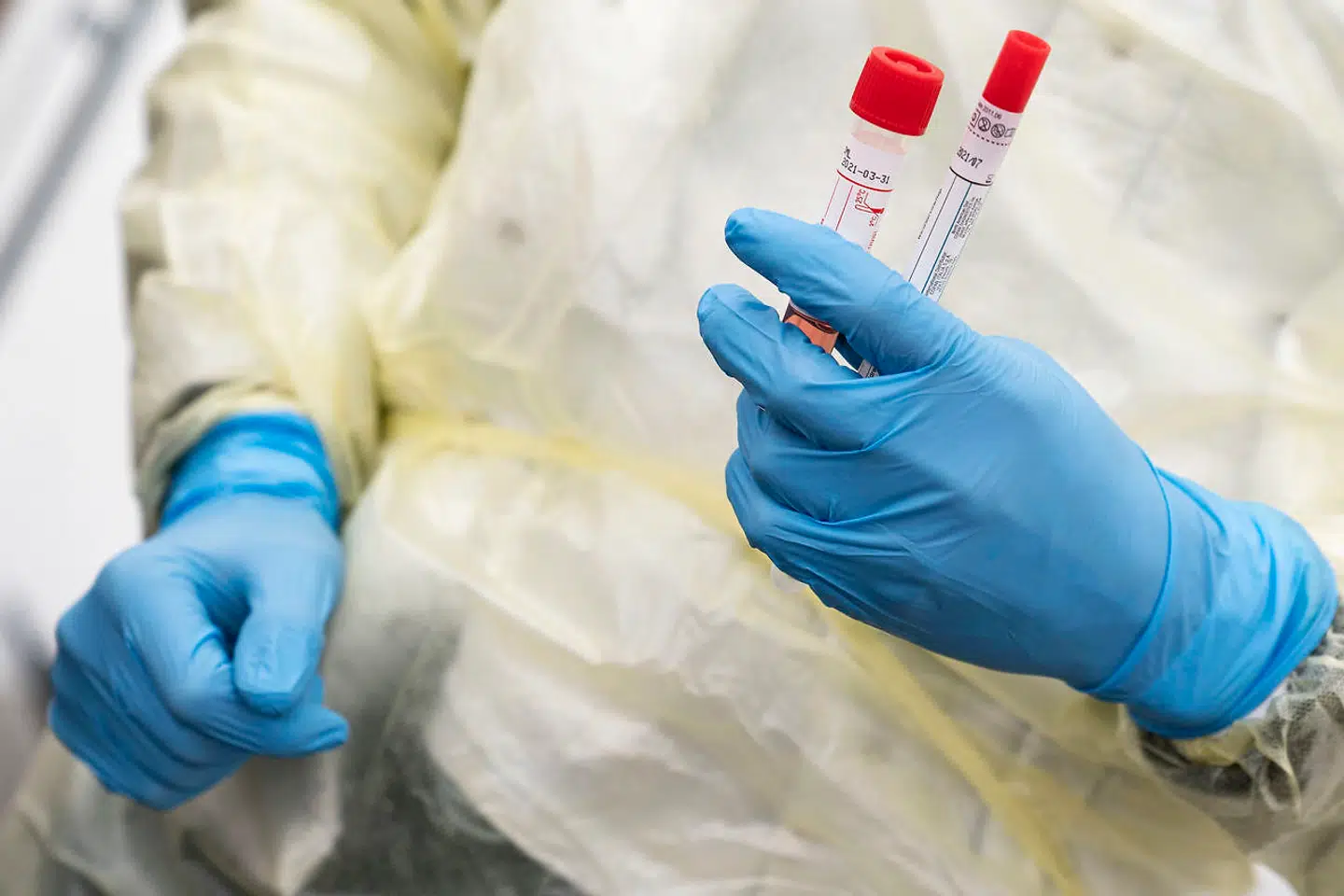 Dødeligheden ved coronavirus er højere, end Folkehelseinstituttet i Norge hidtil har antaget. Den nye norske forskning er ifølge KU-professor endnu et søm i kisten for håbet om flokimmunitet. Arkivfoto fra podetelt ved Rigshospitalet.