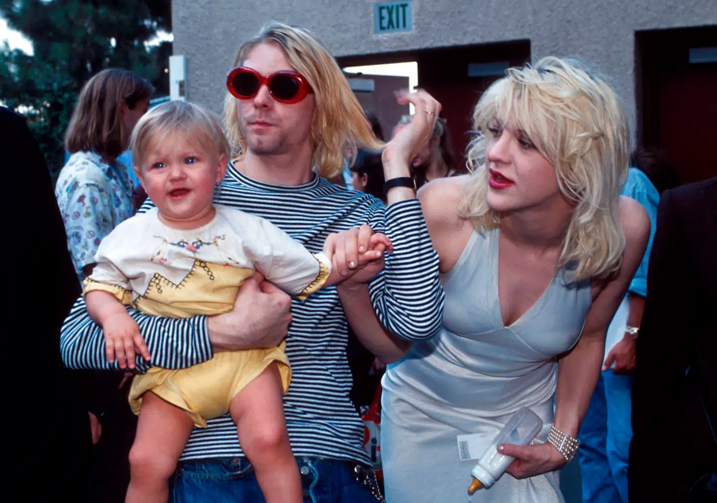 Kurt Cobain sammen med sin hustru, Courtney Love, og datteren Frances Bean Cobain i New York City i 1993.