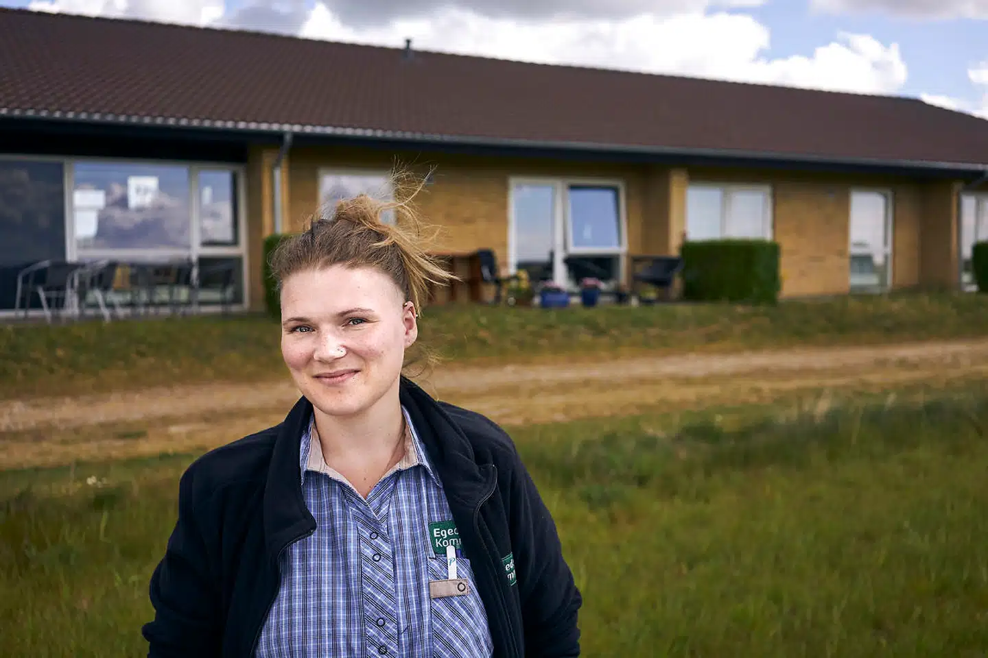 »Jeg var drænet på en helt anden måde, end jeg plejer.« Den seneste måned har været barsk for 31-årige Pernille Parknov, der er social- og sundhedsassistent på plejehjemmet Porsebakken i Egedal Kommune. Der var seks coronasmittede beboere på hendes afdeling.