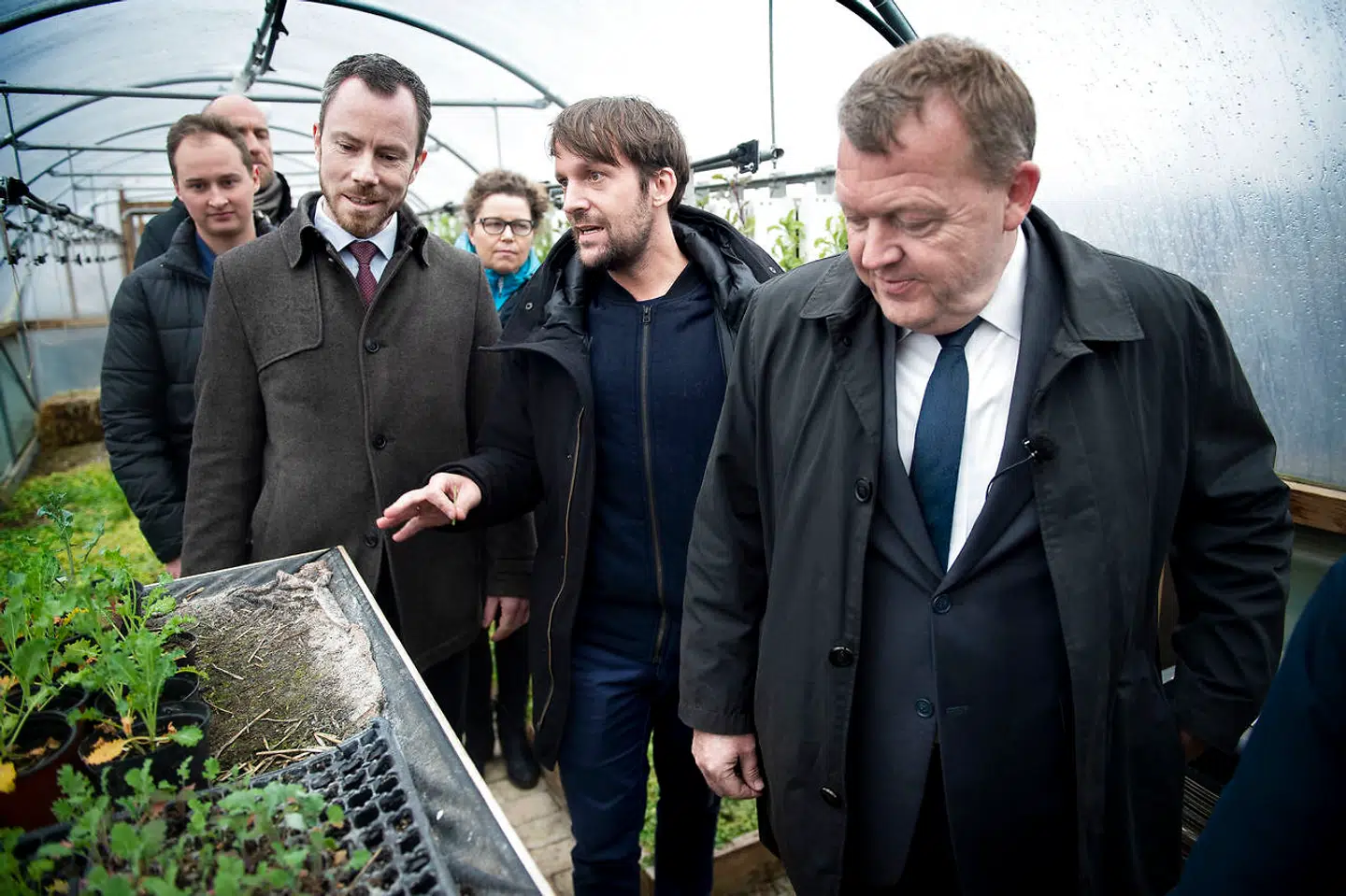Tidligere statsminister Lars Løkke Rasmussen (V) og daværende miljø- og fødevareminister Jakob Ellemann-Jensen (V) havde følgeskab af Noma-kokken René Redzepi, da de præsenterede regeringens »Gastro 2025«-udspil i marts 2019.