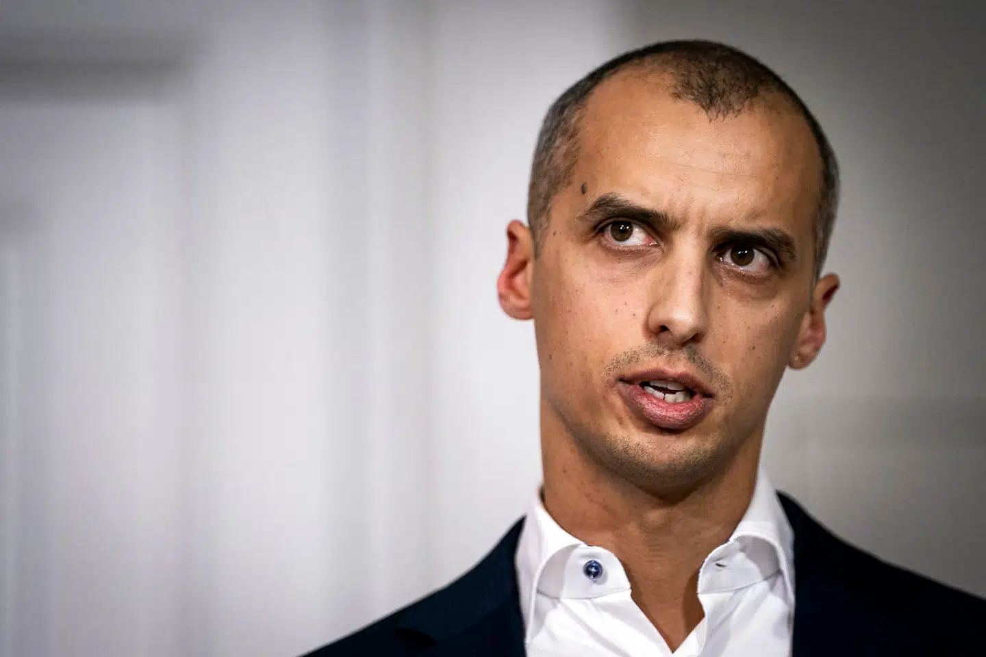 Udlændinge- og integrationsminister Mattias Tesfaye (S) er parat til at bruge den såkaldte »nødbremse«, som kan bruges til at afvise asylansøgere ved grænsen, hvis der opstår en ny flygtningekrise i Europa.