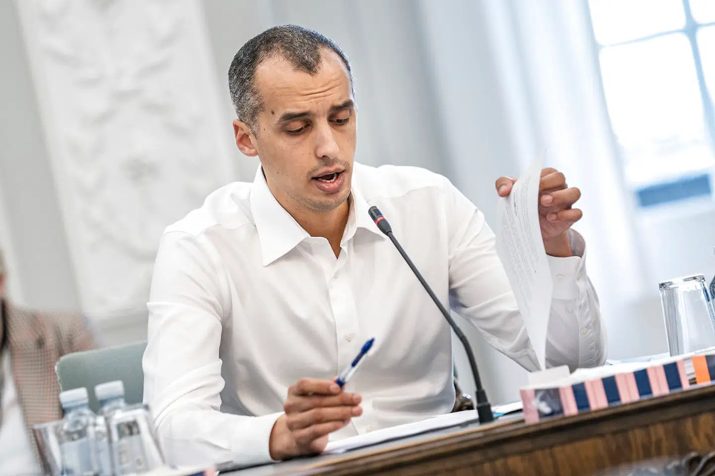 Udlændinge- og integrationsminister Mattias Tesfaye (S) i folketingets Udlændinge- og Integrationsudvalg, som har kaldt ministeren til åbent samråd torsdag den 6. februar 2020. Ministeren skal blandt andet redegøre for, hvad han agter at gøre for at forhindre, at afviste asylansøgere går under jorden i en periode for efterfølgende at kunne ansøge om asyl på ny.. (Foto: Niels Christian Vilmann/Ritzau Scanpix)