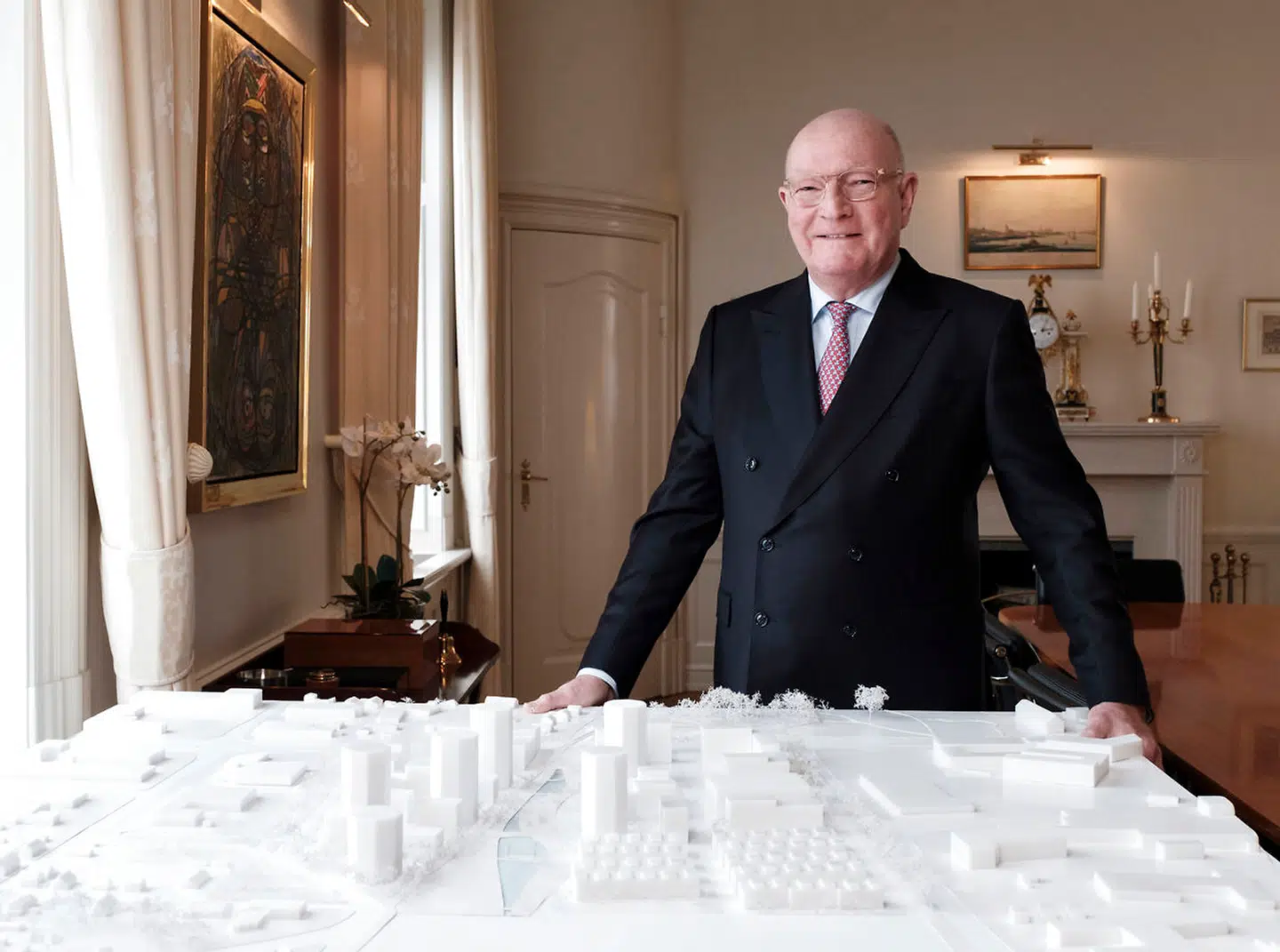 Den 63-årige ejendomsinvestor Mikael Goldschmidt gør nu plads til søn og datter i sit virksomhedsimperium, hvor Mikael Goldschmidt skal være bestyrelsesformand.