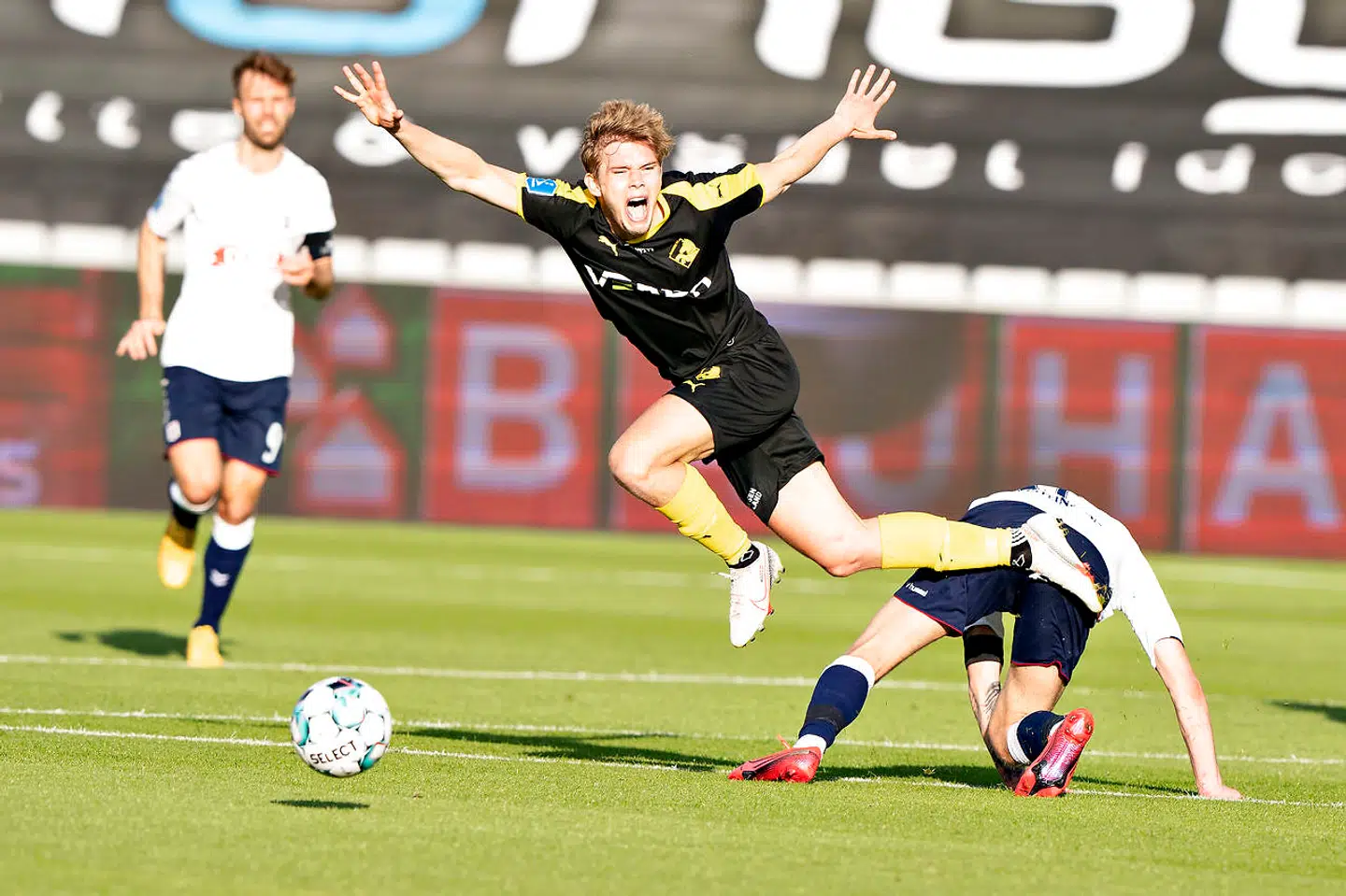 Randers FC's Mathias Greve i 3F Superligakampen mellem AGF og Randers FC på Ceres Park i Aarhus , torsdag 28. maj 2020. Kampen er den første efter nedlukningen under coronakrisen og spilles uden tilskuere og med restriktioner .
