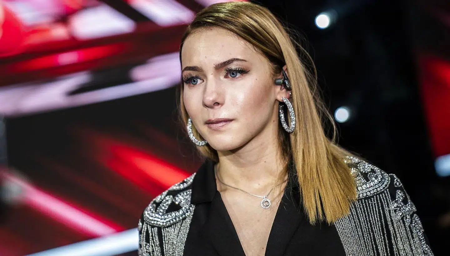 Mathilde Caffey sang Chio Dyrlunds sang til 'X Factor'-finalen og udgav det dagen efter i sit eget navn.