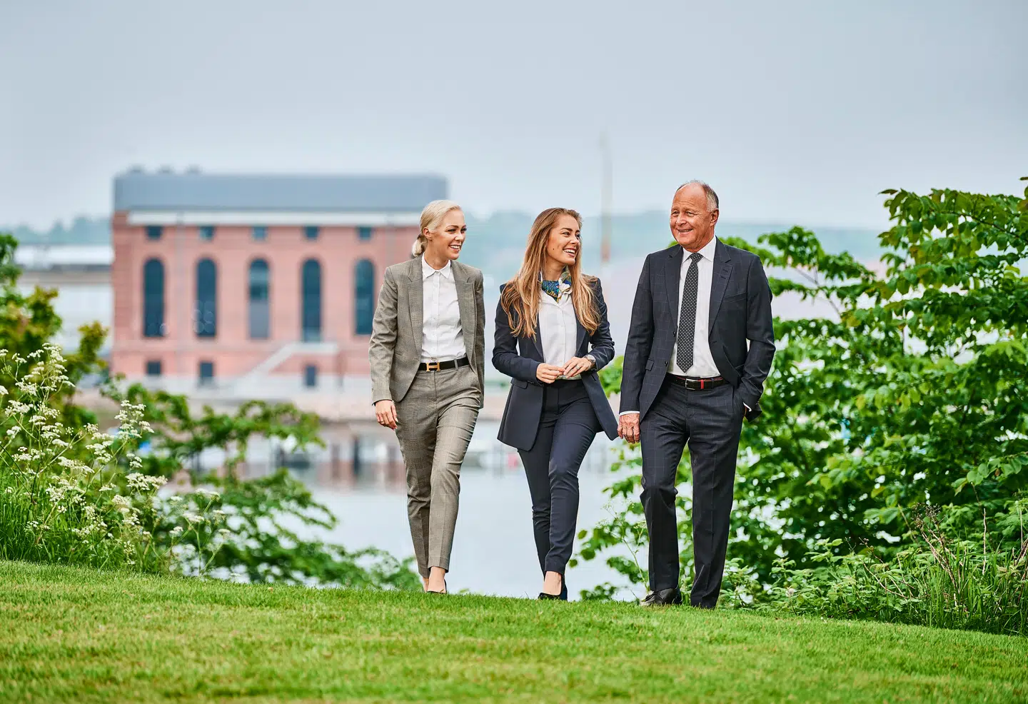 Oliekøbmanden Torben Østergaard Nielsen overdrager nu 66 procent af sit livsværk til sine to døtre, Nina Østergaard Borris og Mia Østergaard Nielsen.