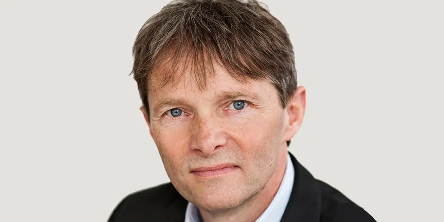 Statens Serum Instituts direktør, Mads Melbye, opsagde 29. juni 2020 sin stilling til fratrædelse 30. september 2020. Sundheds- og Ældreministeriet tager Mads Melbyes opsigelse til efterretning, og en ny direktør skal nu findes.