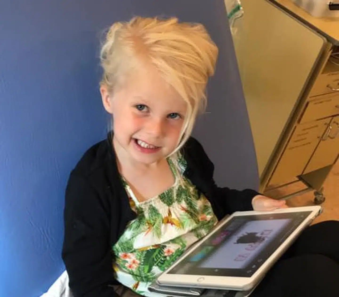 Den ene side af Fridas ansiget var nærmest helt lammet.