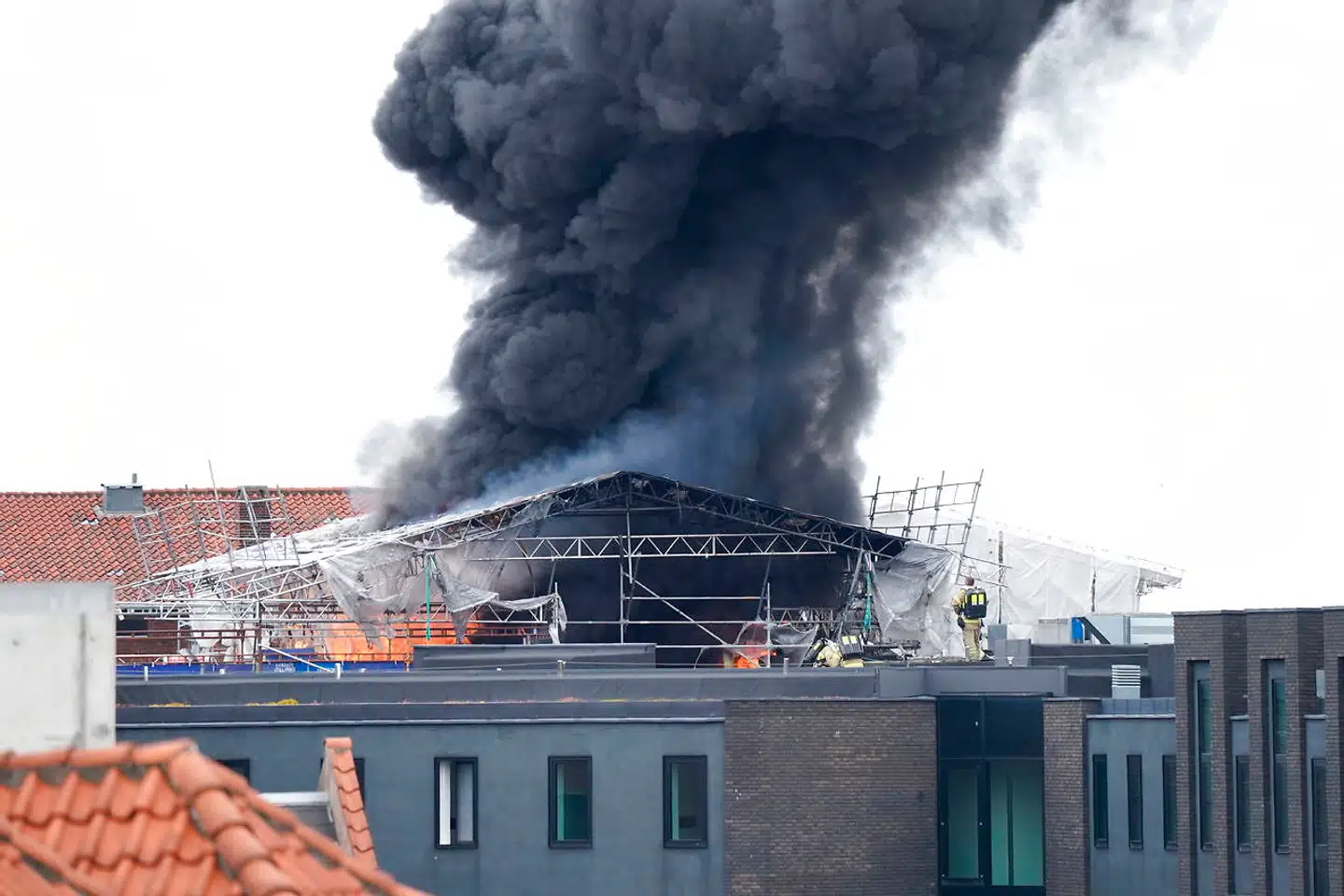 Tagbrand ved hotel Wake Up i Borgergade i hjertet af København.