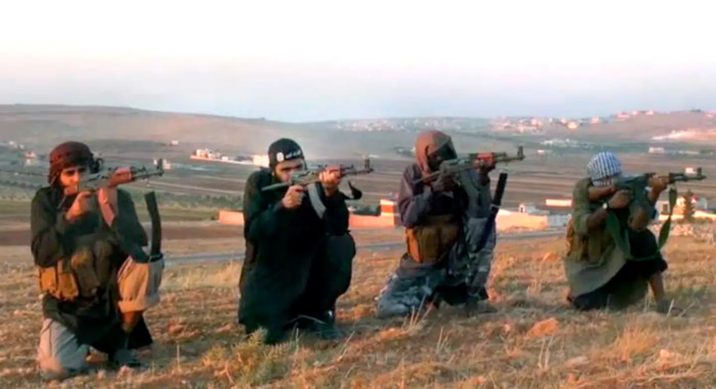 I 2013 optrådte Ahmed Salem el-Haj i en propagandavideo, hvor han skød til måls efter fotos af »islamfjender« som Anders Fogh Rasmussen og Naser Khader. El-Haj er nummer to fra venstre. De tre andre skytter i videoen er siden døde. Foto: Ritzau Scanpix