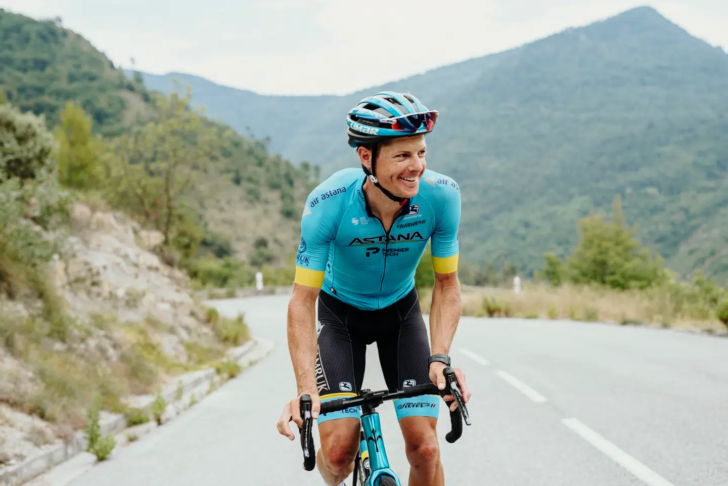 35-årige Jakob Fuglsang på træningstur på Col de Braus inden genstarten på 2020-sæsonen. Det store mål er Giro d'Italia, hvor danskeren eksklusivt skriver klummer for B.T.