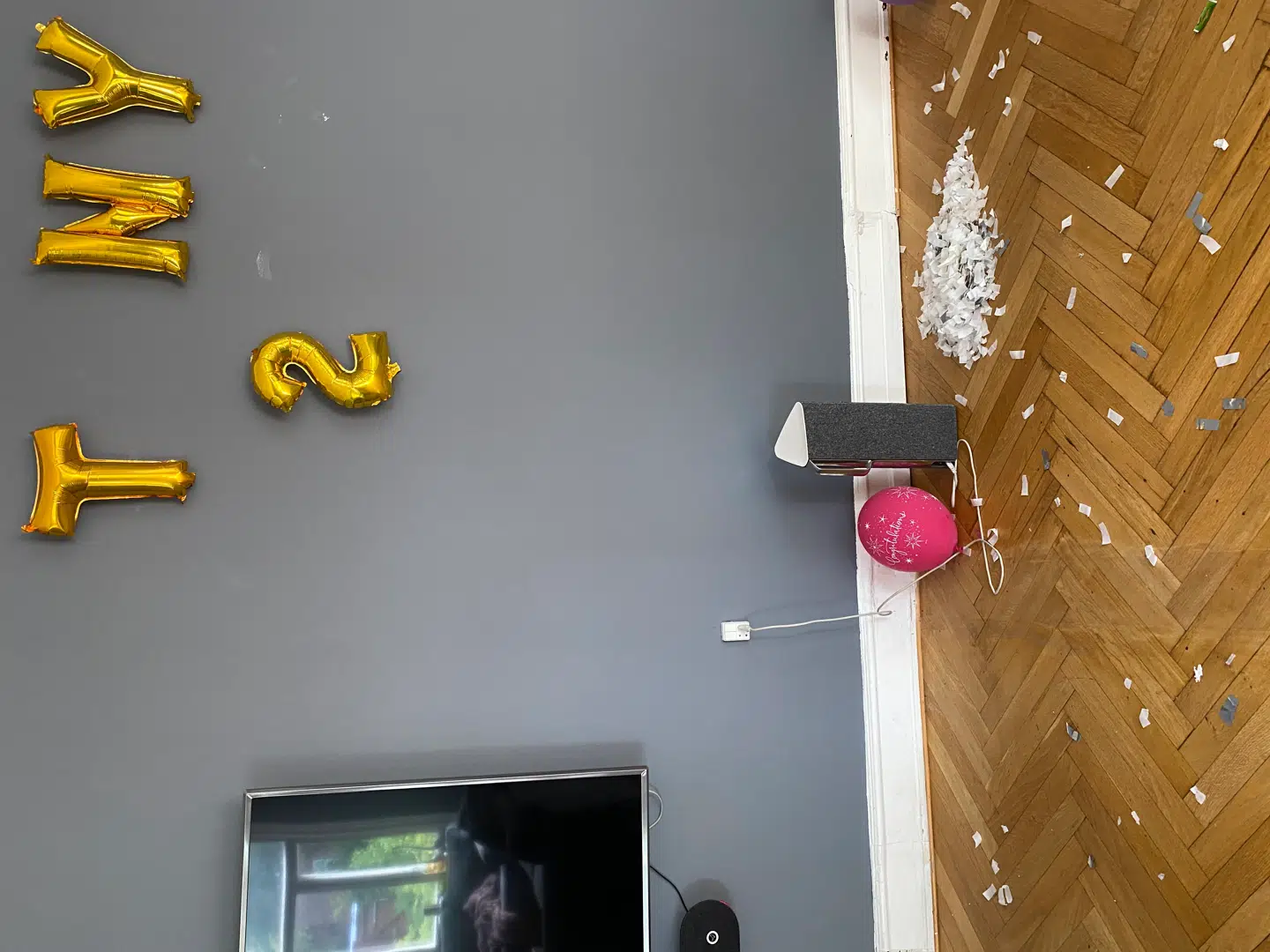 Et billede efter festen i villalejligheden.