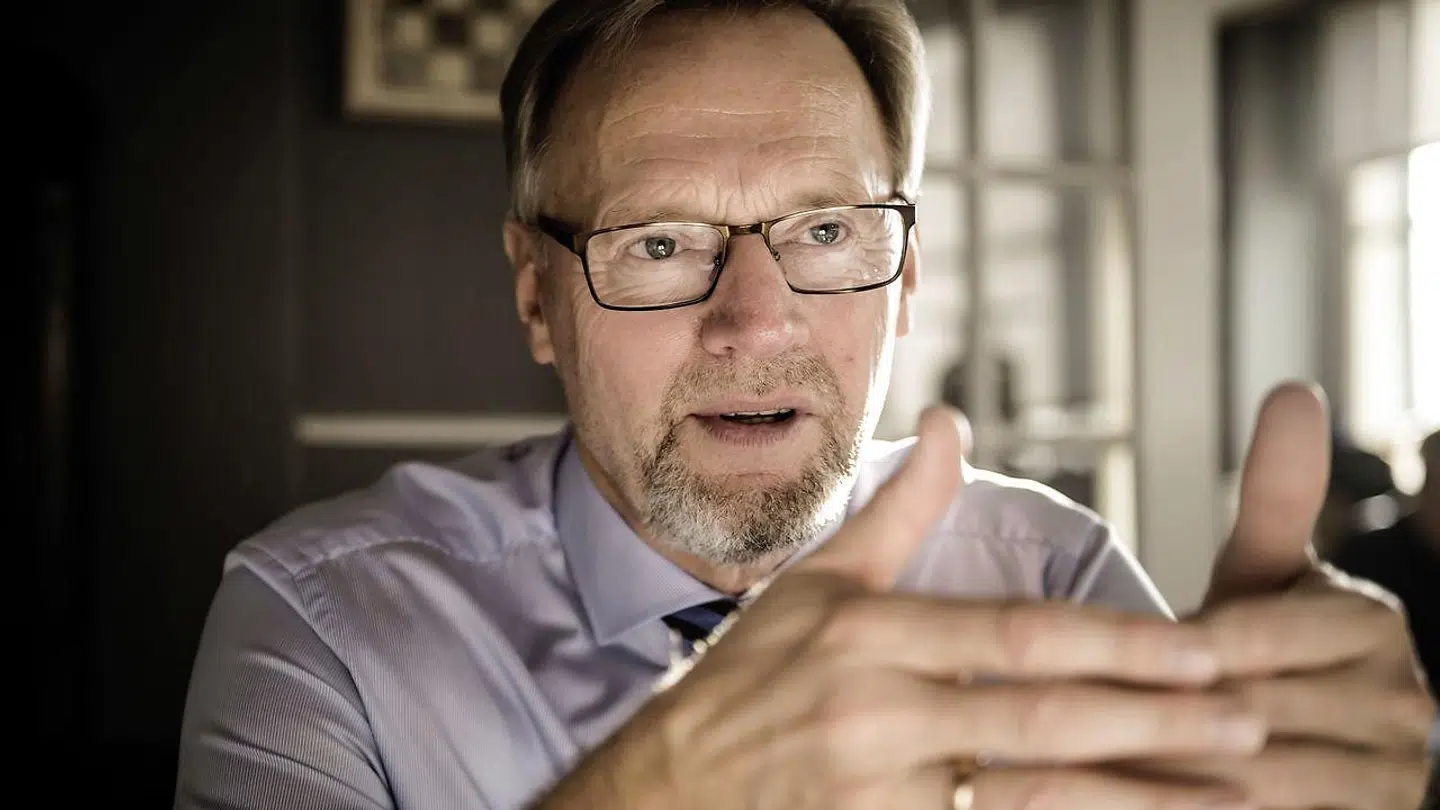 Ifølge Anders Dam, ordførende direktør i Jyske Bank, kommer regningen for pensionsudspillet til at falde tilbage på kunderne.