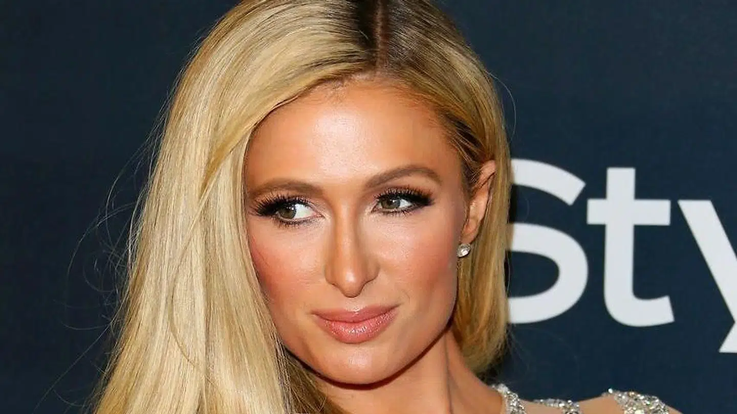 Paris Hilton afslører grusomme detaljer om et kostskoleophhold i sin nye dokumentar.