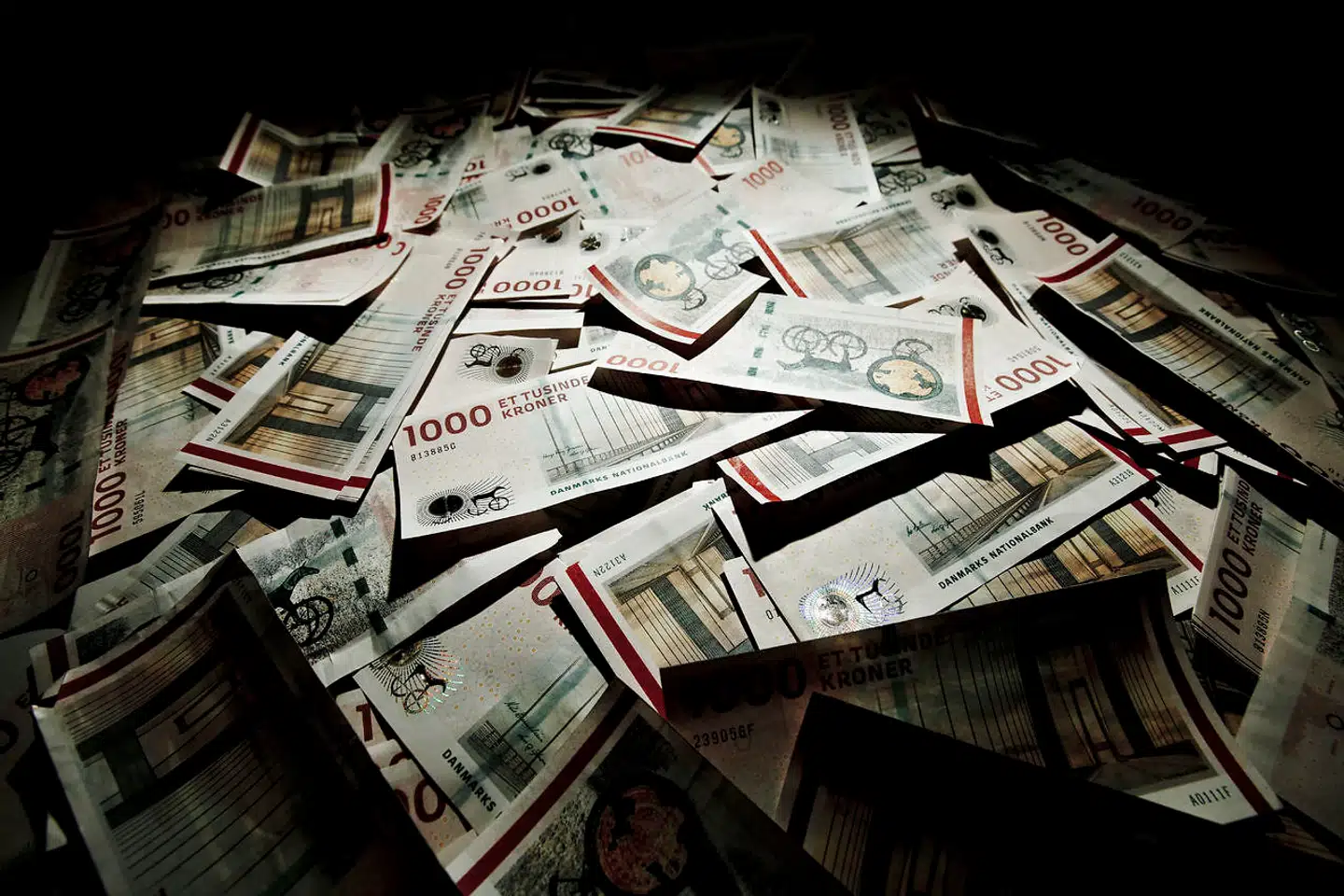 (ARKIV) . I 2020 går grænsen for hvornår man skal betale topskat ved en årsindkonst på 531.000 kroner, efter at arbejdsmarkedsbidraget er trukket fra.