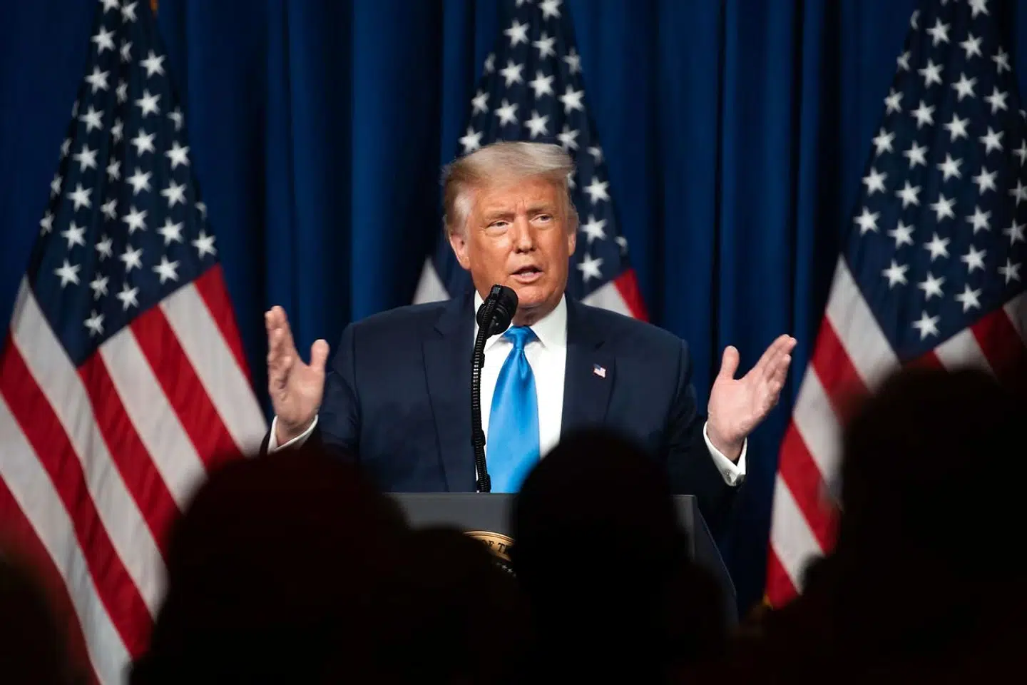Donald Trump håber på et medicinsk gennembrud i kampen mod corona, inden det amerikanske præsidentvalg i november. (Photo by Jessica Koscielniak / POOL / AFP)
