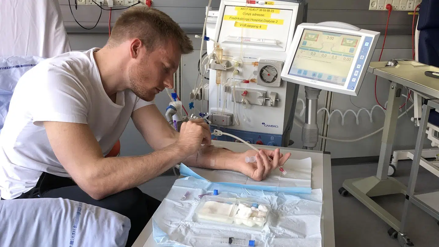 27-årige Alexander er en af de dansker, der er blevet nyre-transplanteret. Før han blev transplanteret brugte han tre timer fem gange om ugen på at gå i dialyse på grund af nyresvigt. Foto: Privat.