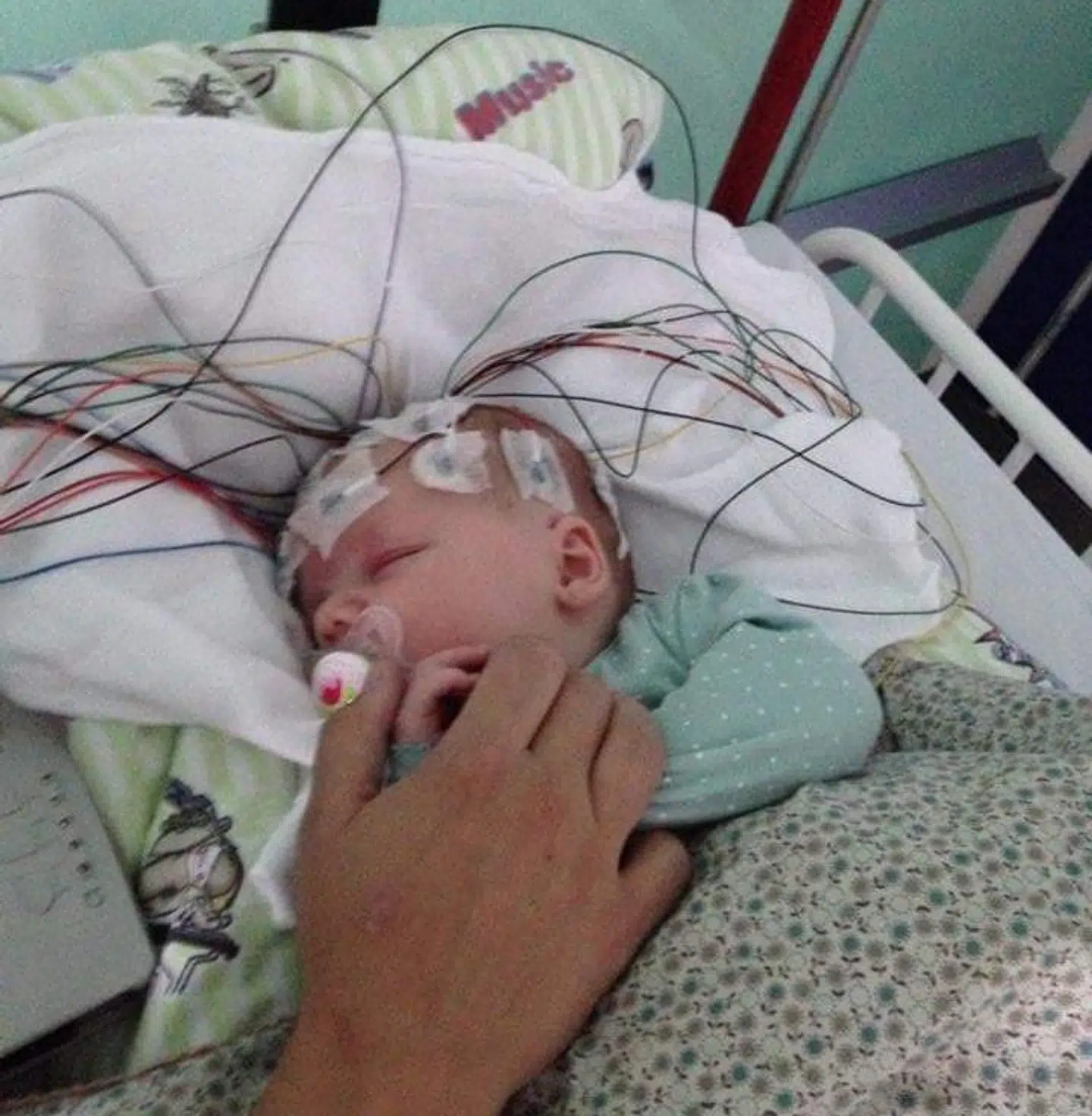 6-årige Vigga, der lider af en kronisk sygdom