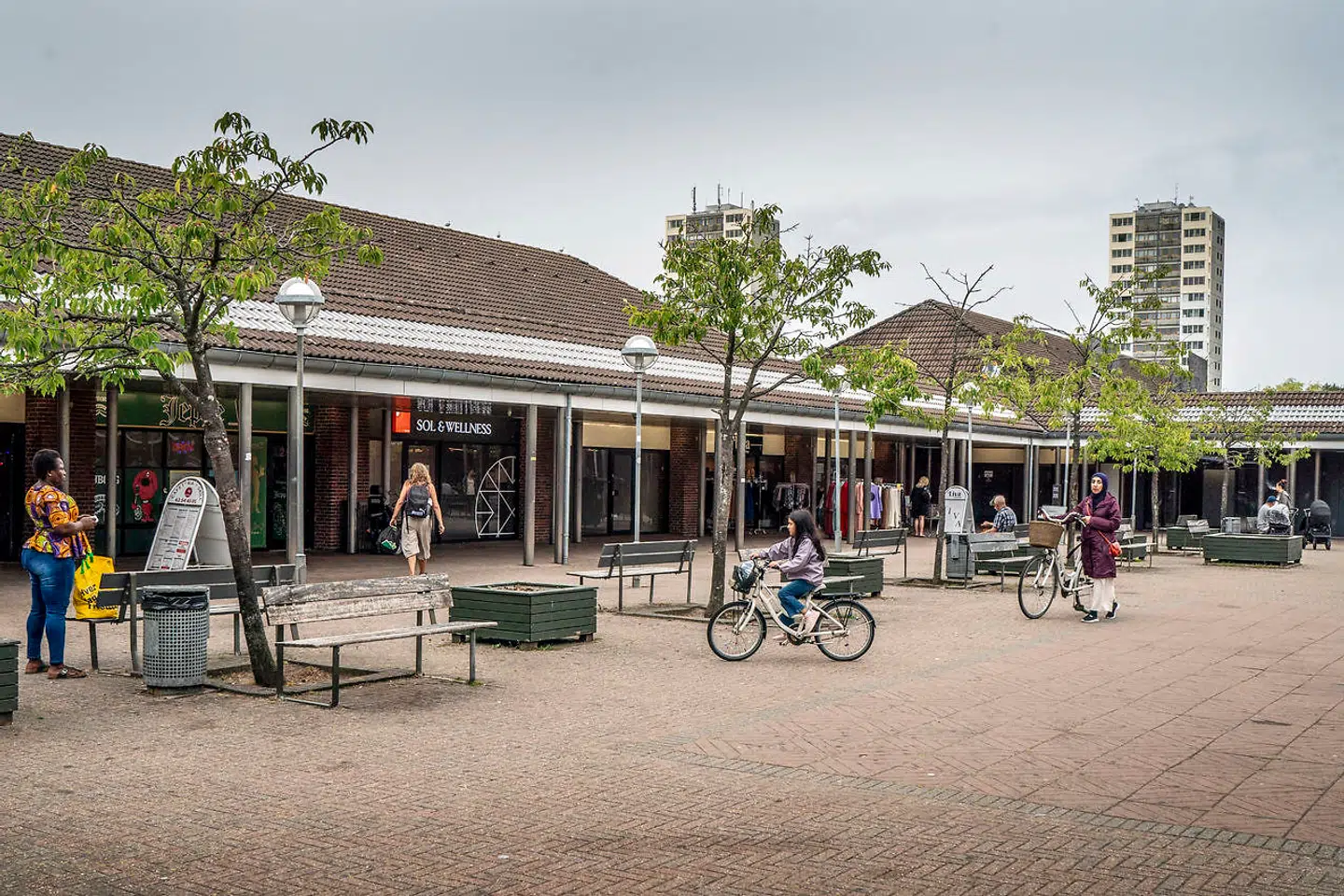 Ser man på det samlede billede, siden coronaepidemien begyndte i Danmark, har vestegnskommunerne været de klart hårdest ramte. Blandt de kommuner er Brøndby Kommune.