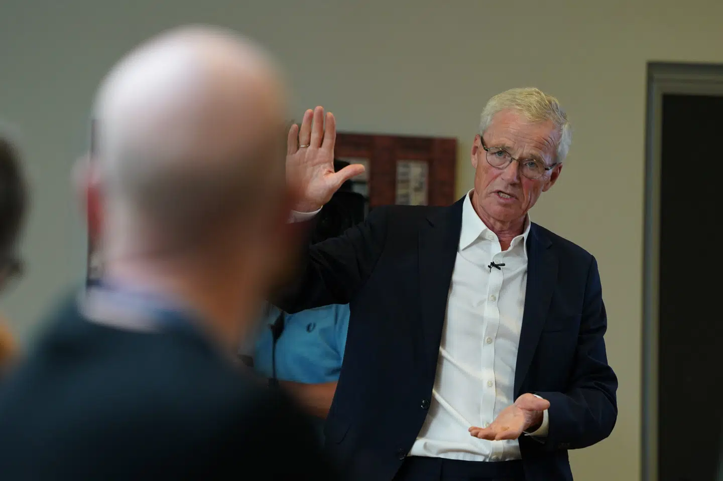 Formand for kommissionen for grøn omstilling af personbiler Anders Eldrup fortæller om kommissionens anbefalinger ved et pressemøde ved DGI Byen i København. Emil Helms/Ritzau Scanpix