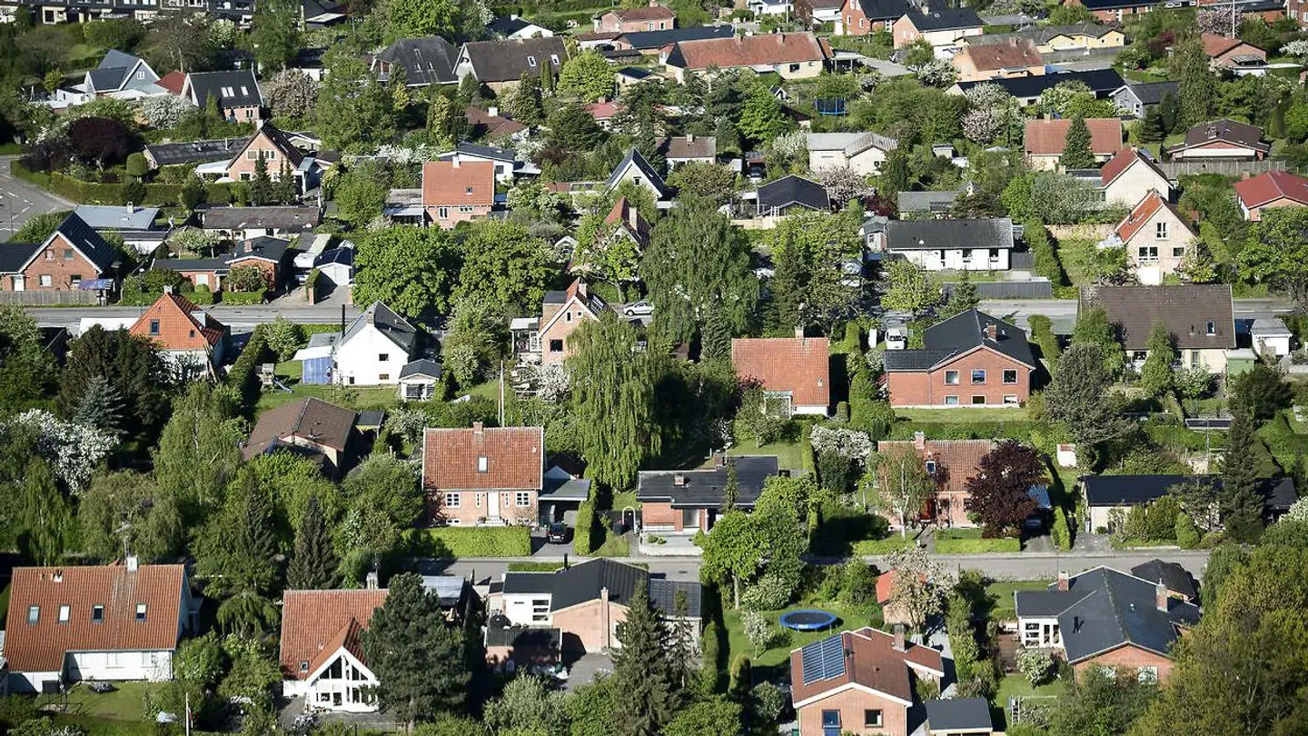 Boligejere venter fortsat på nye ejendomsvurderinger. Det kan betyde, at deres menneskerettigheder ender med at blive krænket.