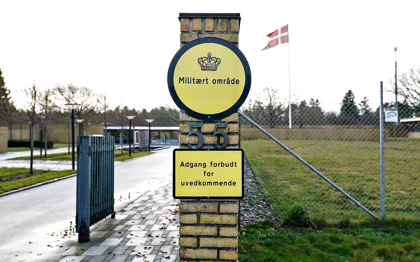 Forsvarsministeriets Ejendomsstyrelse i Hjørring er blevet omdrejningspunkt i en alvorlig sag om manglende kontrol og mulig svindel med styrelsens indkøb.