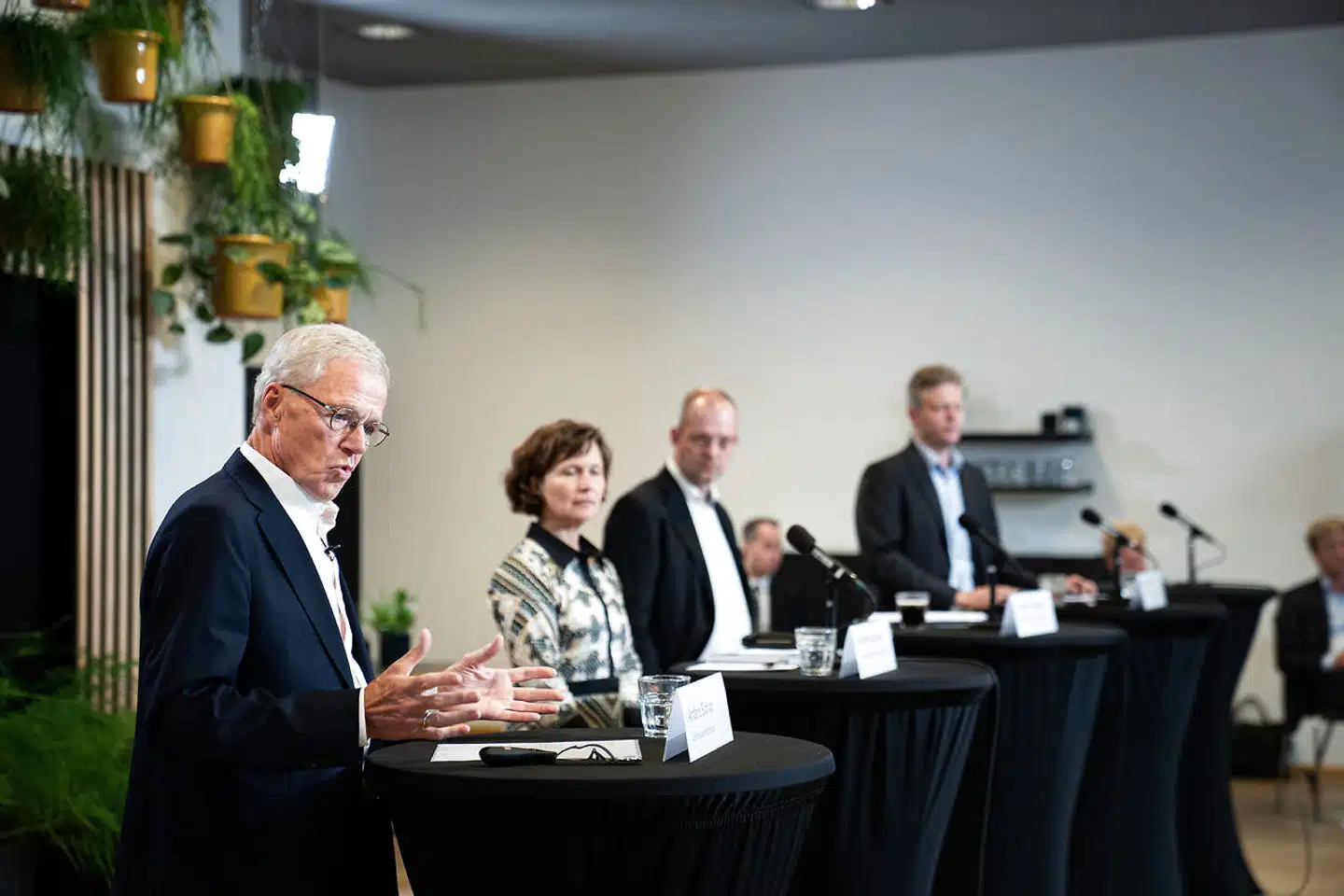 Kommissionen for grøn omstilling af personbiler præsenterer sine anbefalinger på et pressemøde i DGI-Byen i København. Foto: Emil Helms