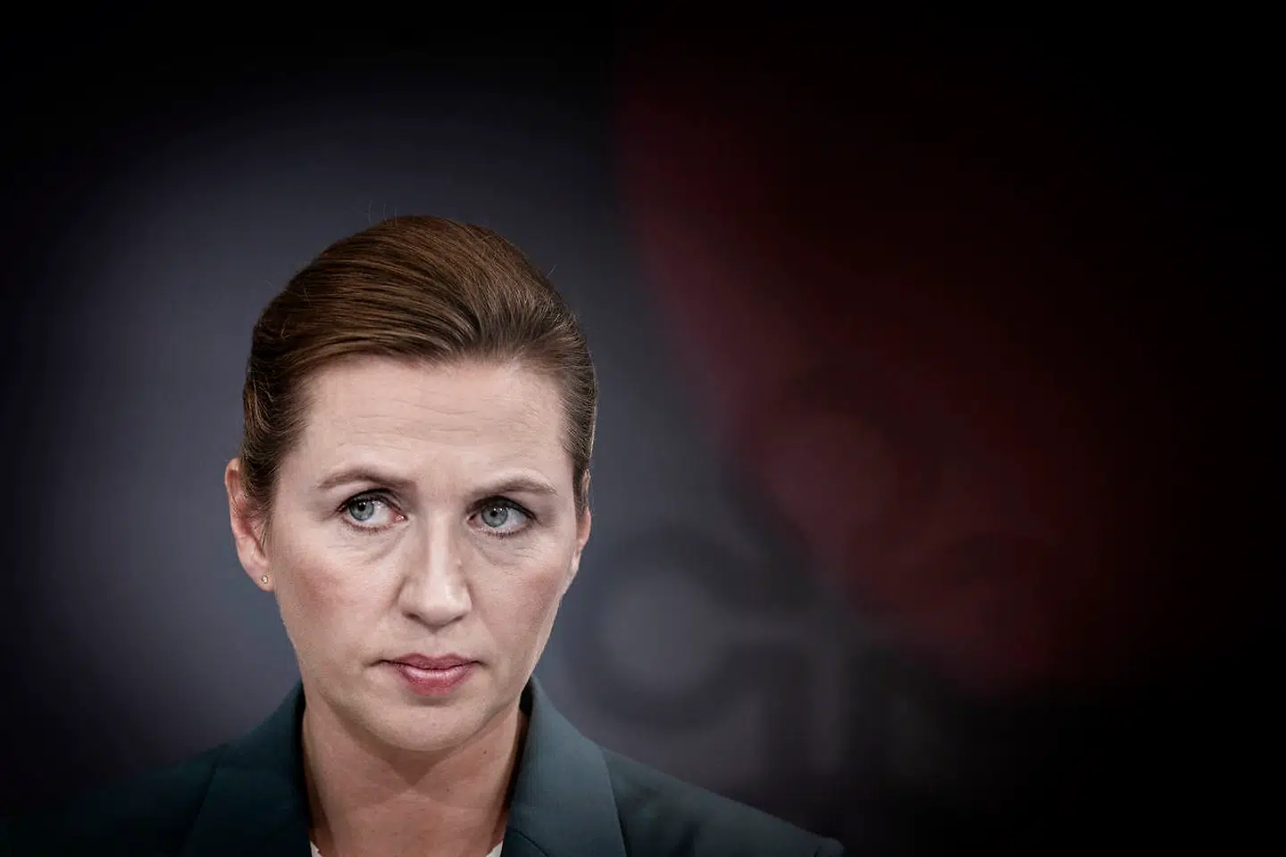 Statsminister Mette Frederiksen har fredet Jeppe Kofod. Hun har tillid til ham som minister, siger hun.