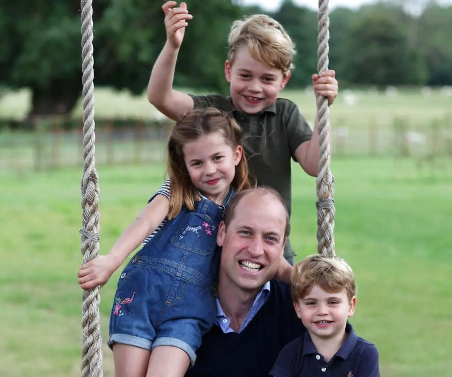 Prins William med sine tre børn.