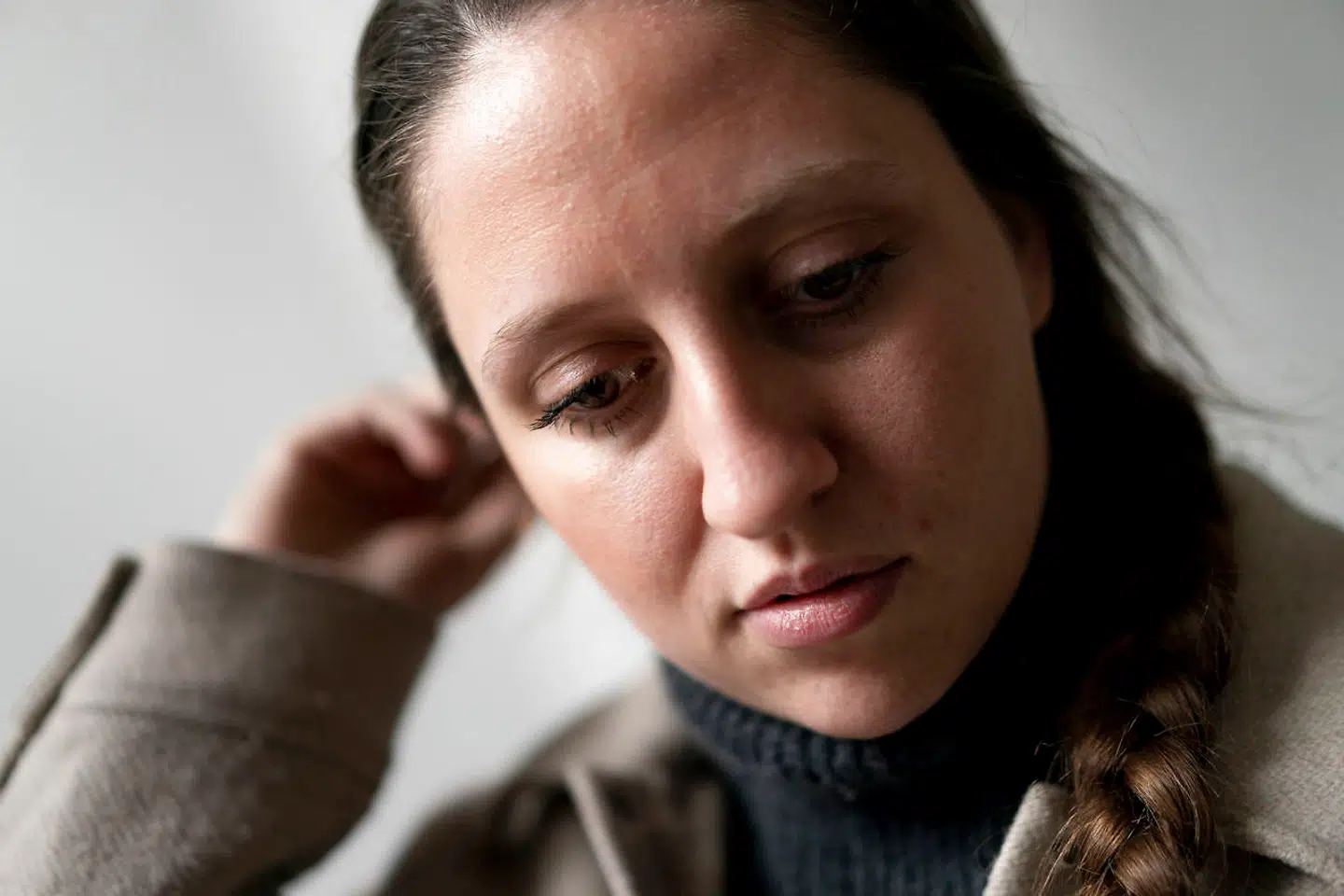 Kiki Lynggaard Topps chef kunne blandt andet finde på at spørge hende om, hun havde sat sit hår sådan, fordi hun godt ville »kneppes«.