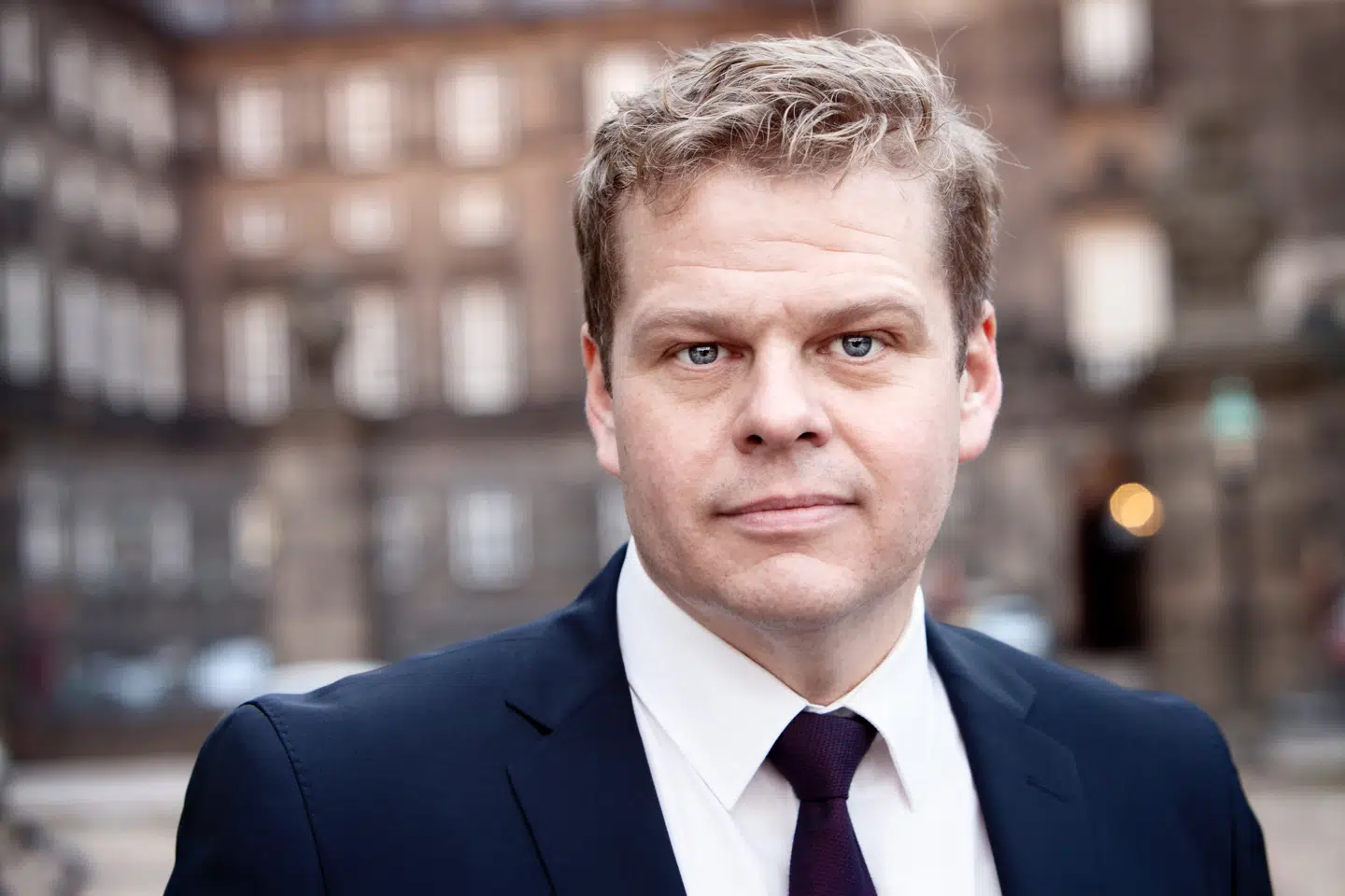 »Jeg har respekt for Mortens valg om at træde af som leder. Men når det er sagt, har jeg svært ved at forstå, hvorfor det lige præcis er Morten, der er den første, som falder,« siger Anders Langballe.