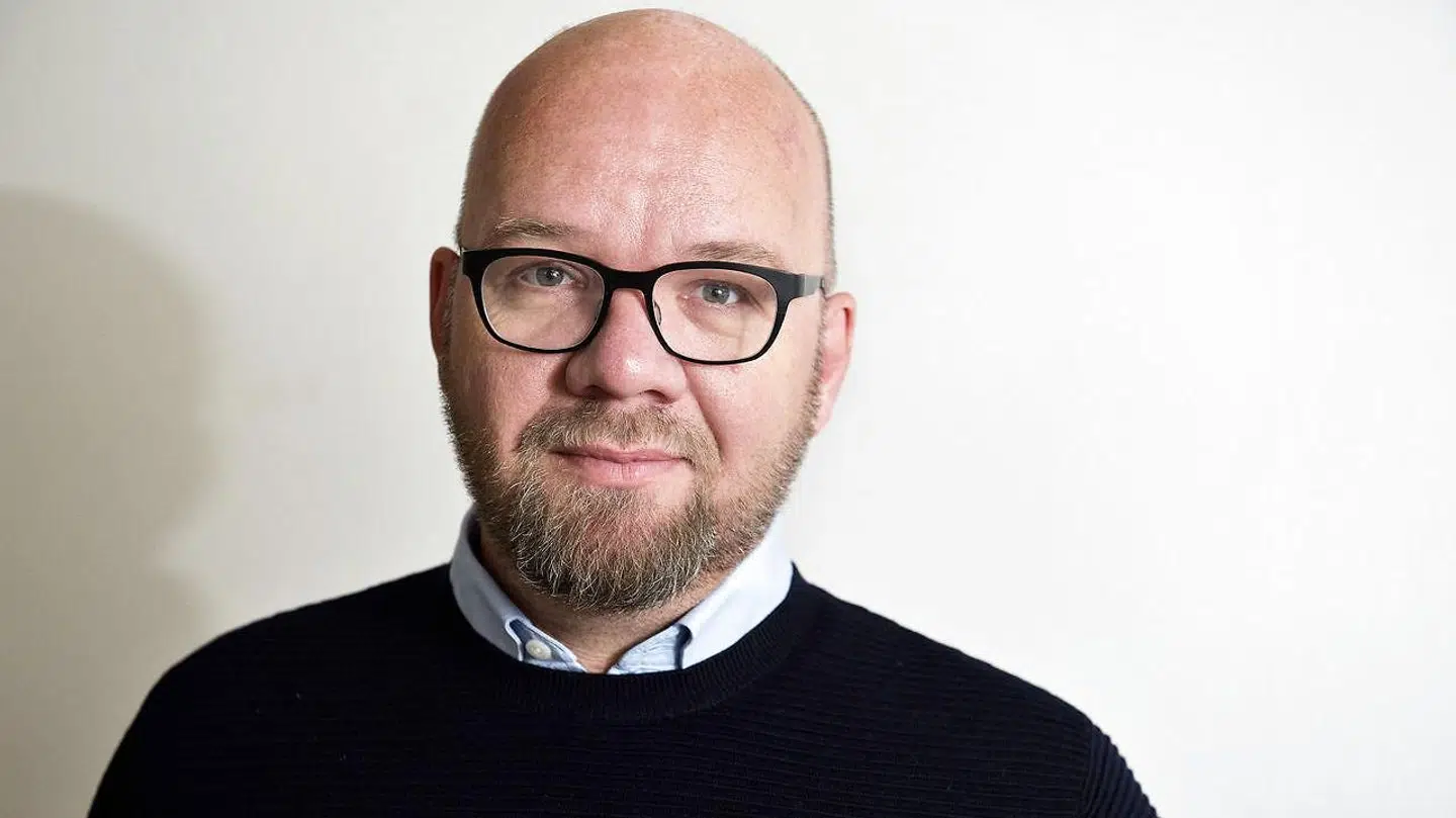 Casper Christensens paranoia blev så voldsom, at han begyndte at mistænke selv sin gode ven, komikeren Lars Hjortshøj.