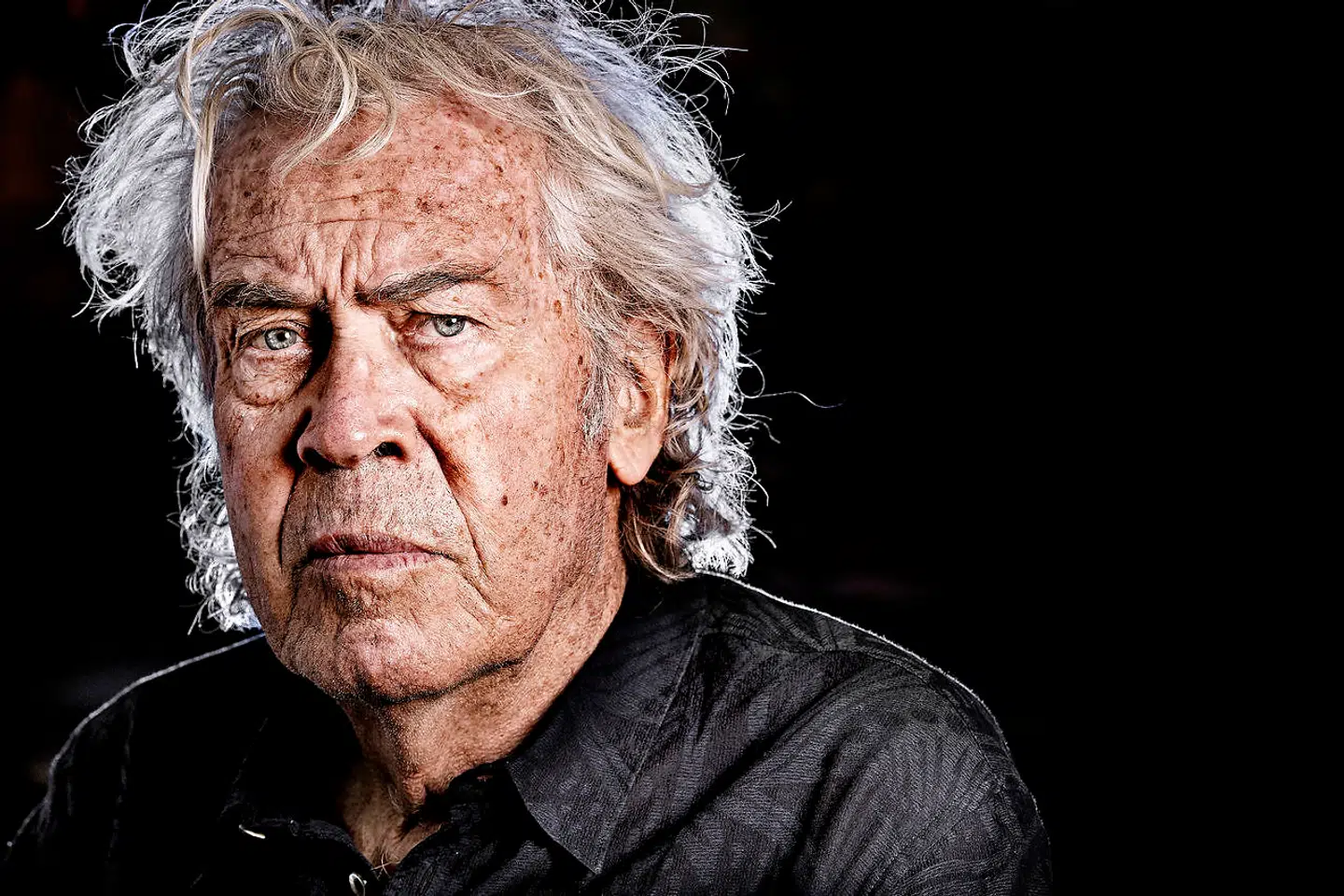 Mørket og depressionen får indimellem tag i Jørgen Leth. Men mest af alt frygter han demens.