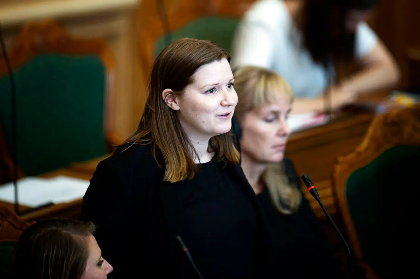 Ina Strøjer-Schmidt har i løbet af det sidste år, hvor hun har siddet i Folketinget, stillet betydeligt færre politiske spørgsmål og deltaget i færre afstemninger end sine andre nyvalgte kollegaer.