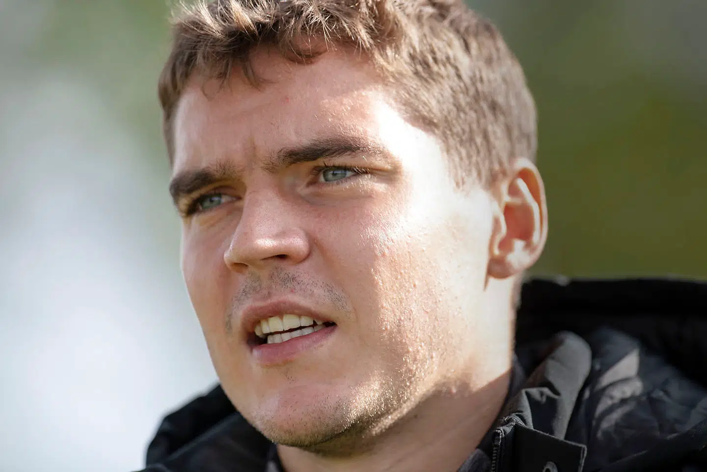 Det var den danske landsholdsspiller Robert Skov og en af holdets behandlere, der blev testet positiv for coronavirus.