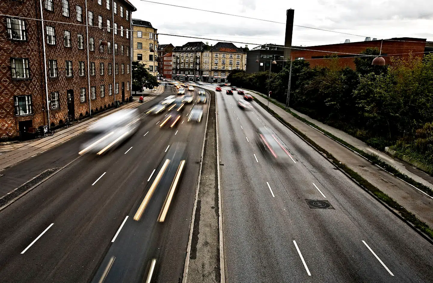 De Radikale i København vil lave forsøg med at reservere vejbaner til biler, hvor der er minimum to passagerer, og partiet peger blandt andet på Åboulevarden og Helsingørmotorvejen som strækninger, hvor forsøgene kan finde sted. Arkivfoto: Teitur Jonasson