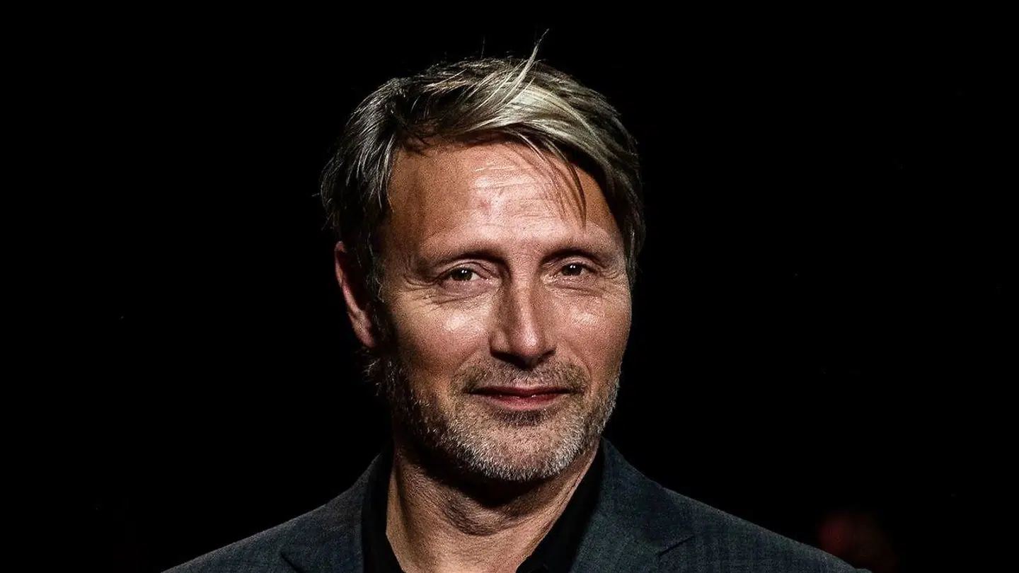Mads Mikkelsen er aktuel i den nye film 'Retfærdighedens ryttere'.